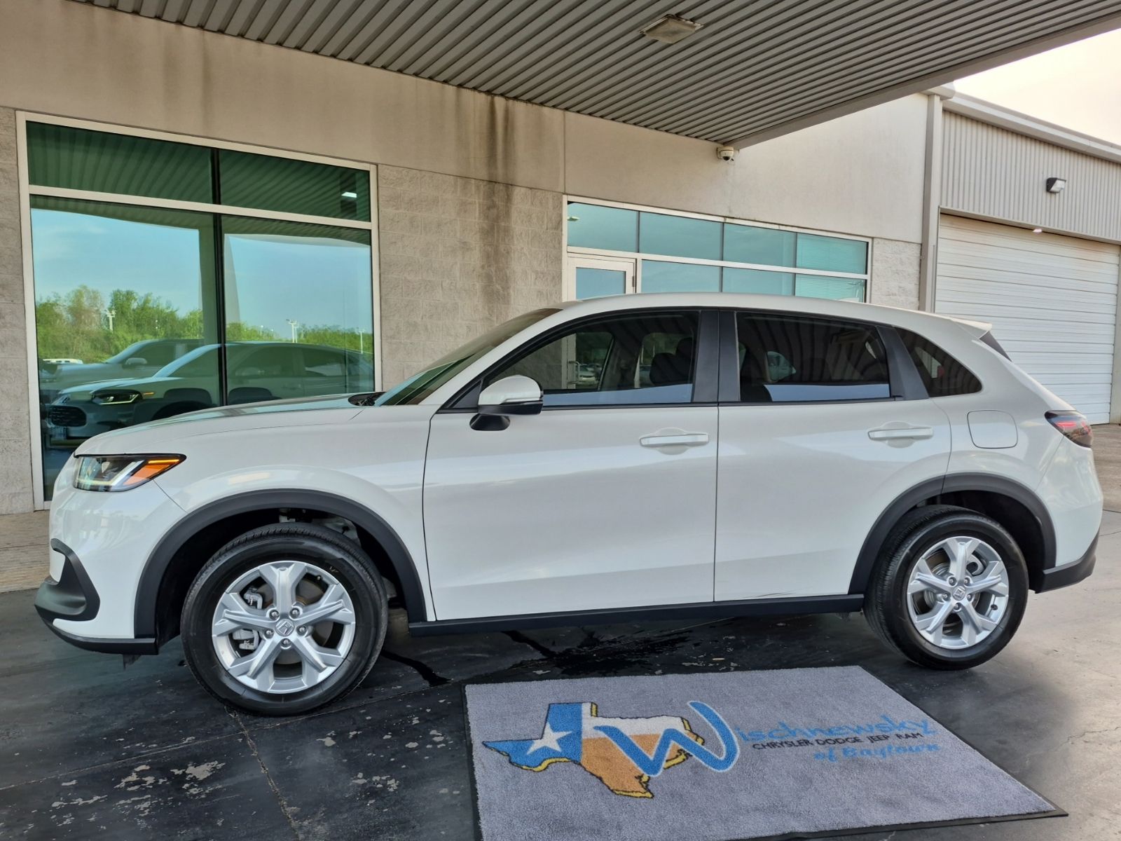 2025 Honda HR-V LX White at Martin Chrysler Dodge Jeep Ram