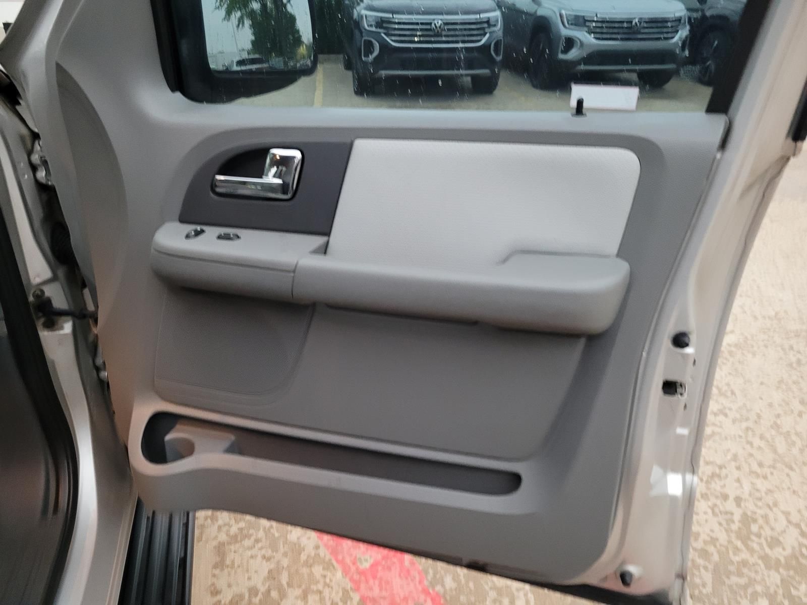 used 2005 Ford Expedition car, priced at $6,750