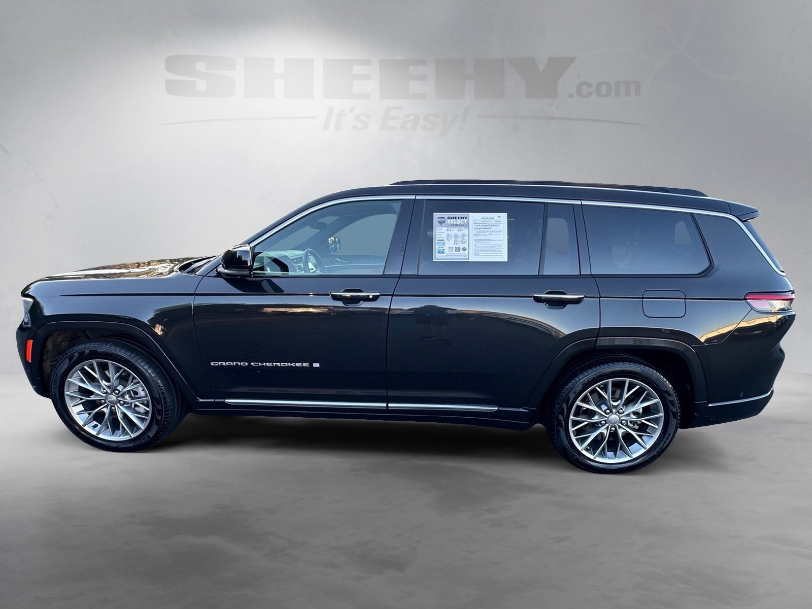 Used 2025  Jeep Summit image 15
