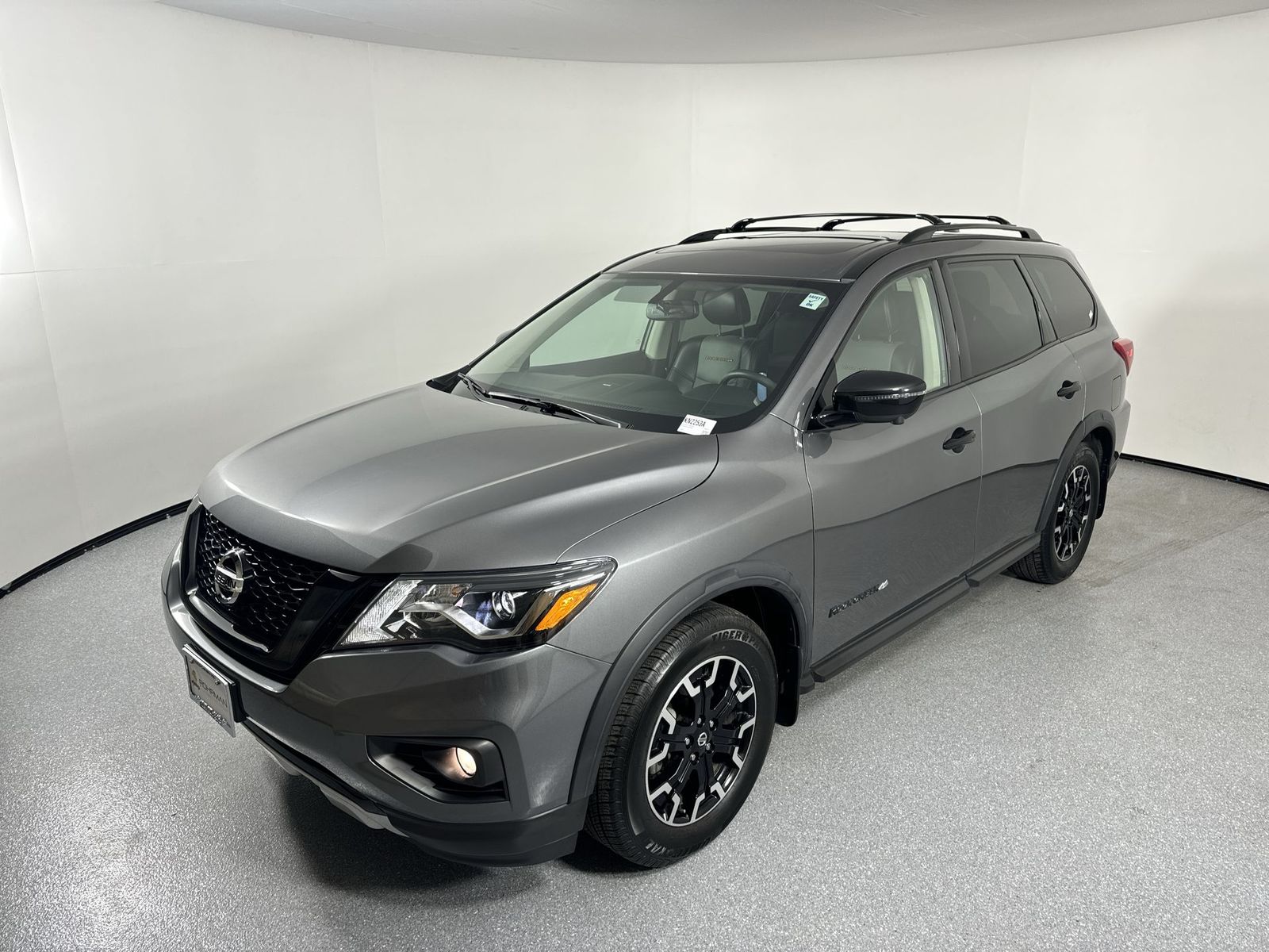 2020 Nissan Pathfinder SL 3