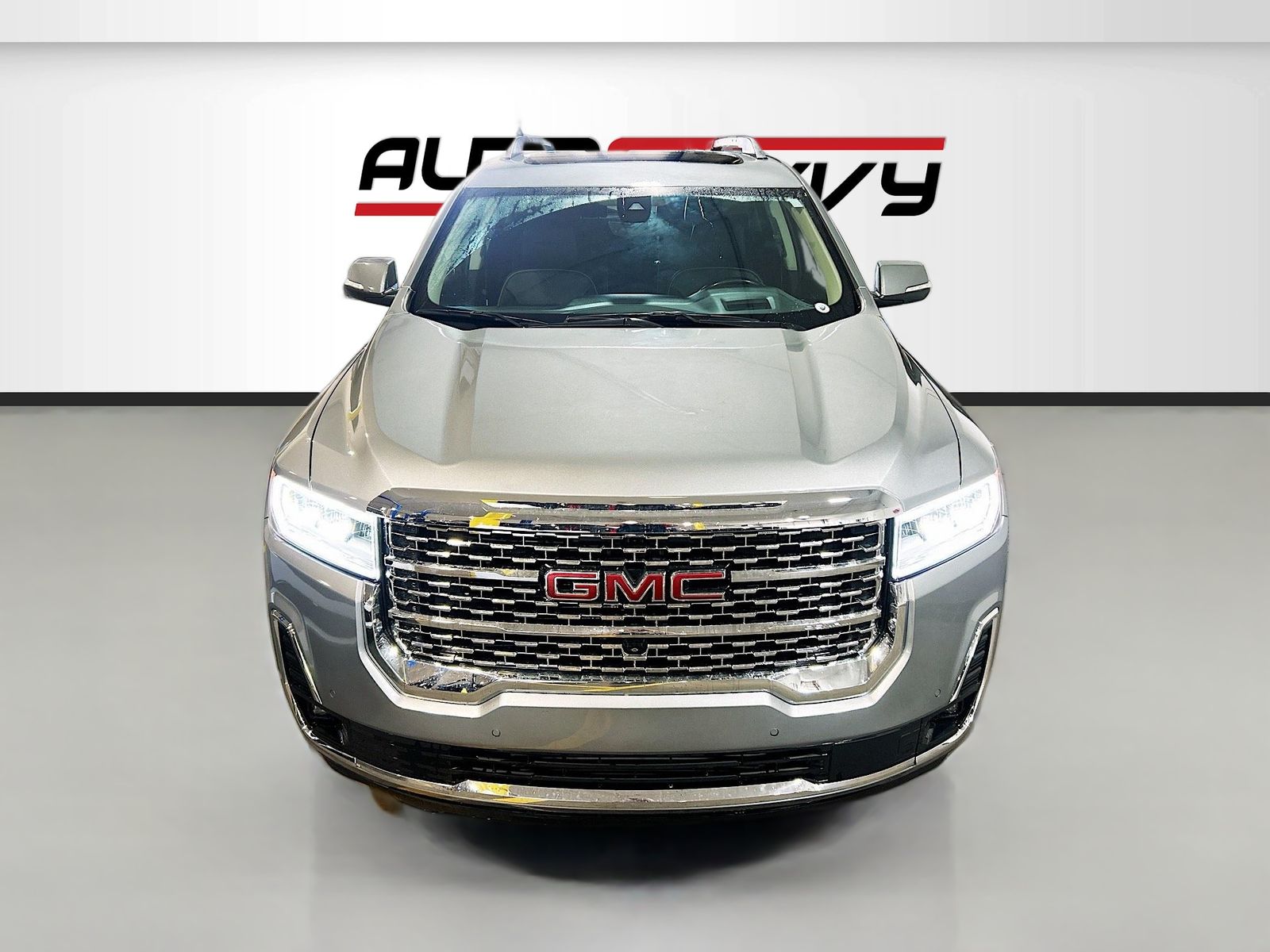 Used 2023 Silver GMC Denali image 2