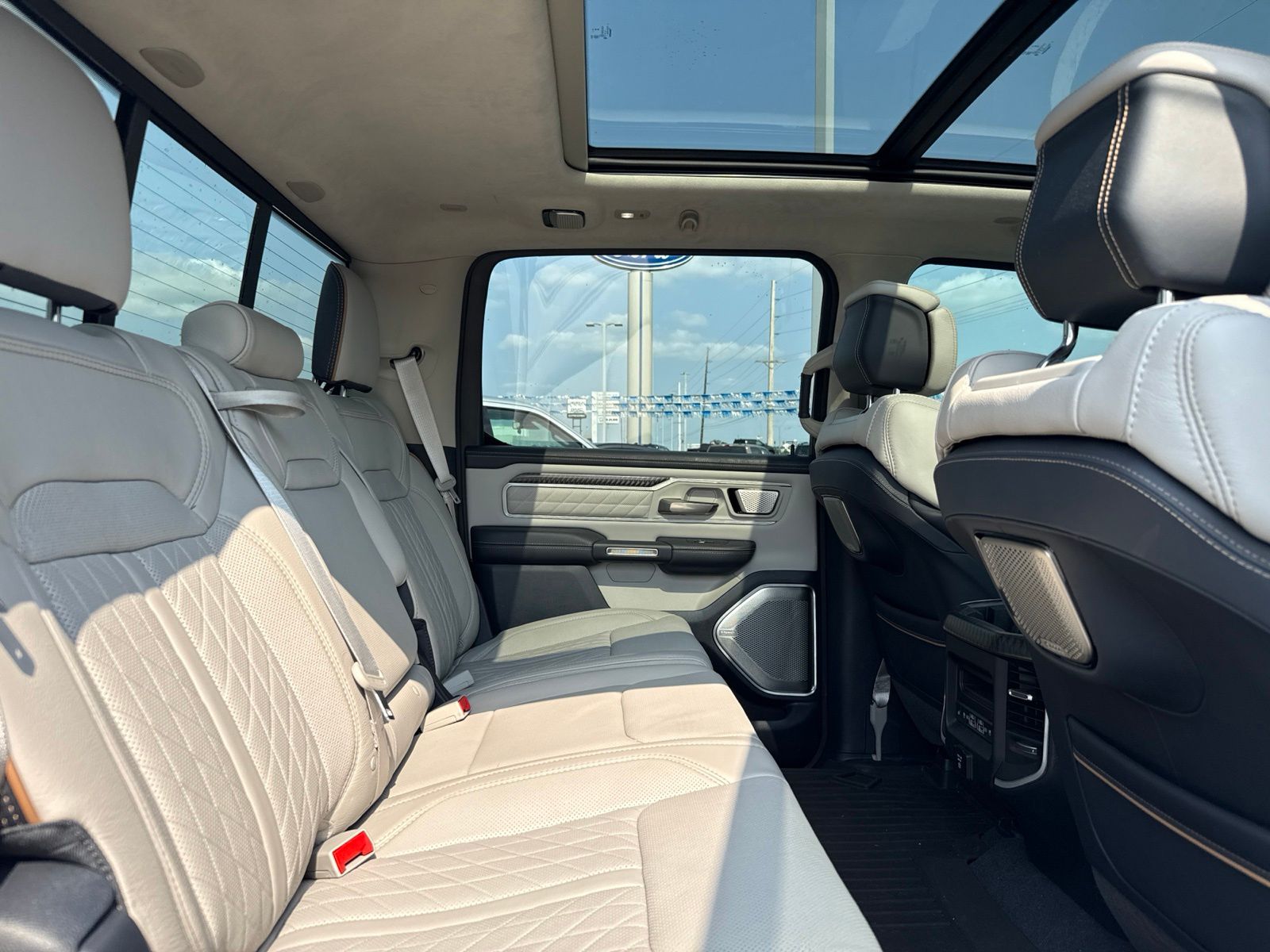 2025 Ram 1500 image 8