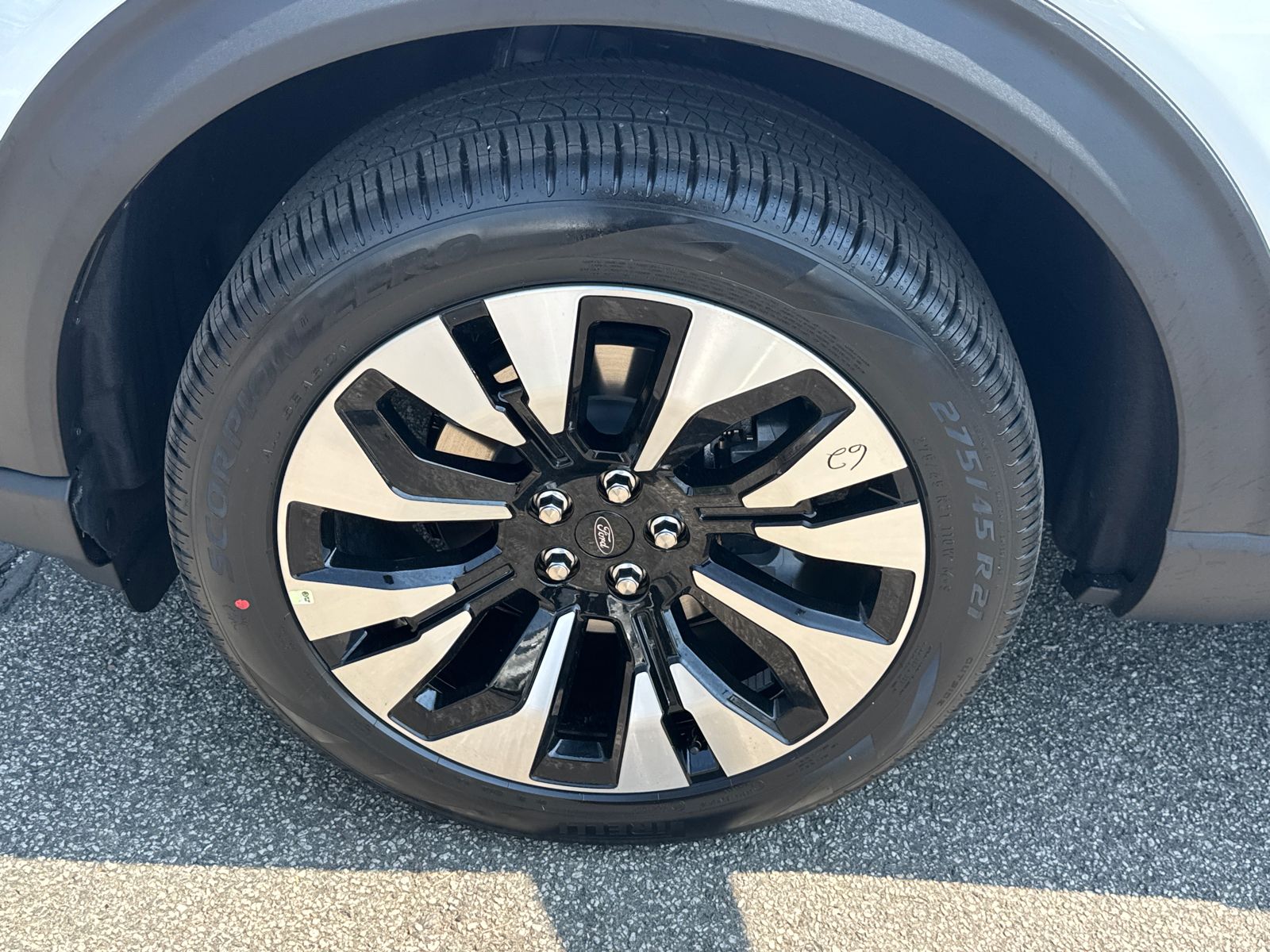 New 2026 Star White Metallic Tri-Coat Ford Platinum™ image 14