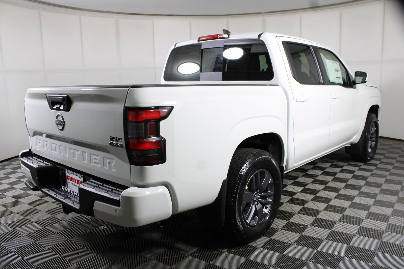 View vehicle photo 6