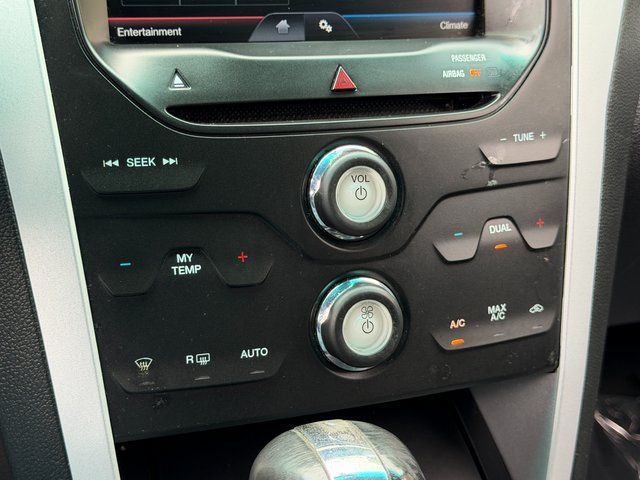 Used 2014 Silver Ford XLT image 21