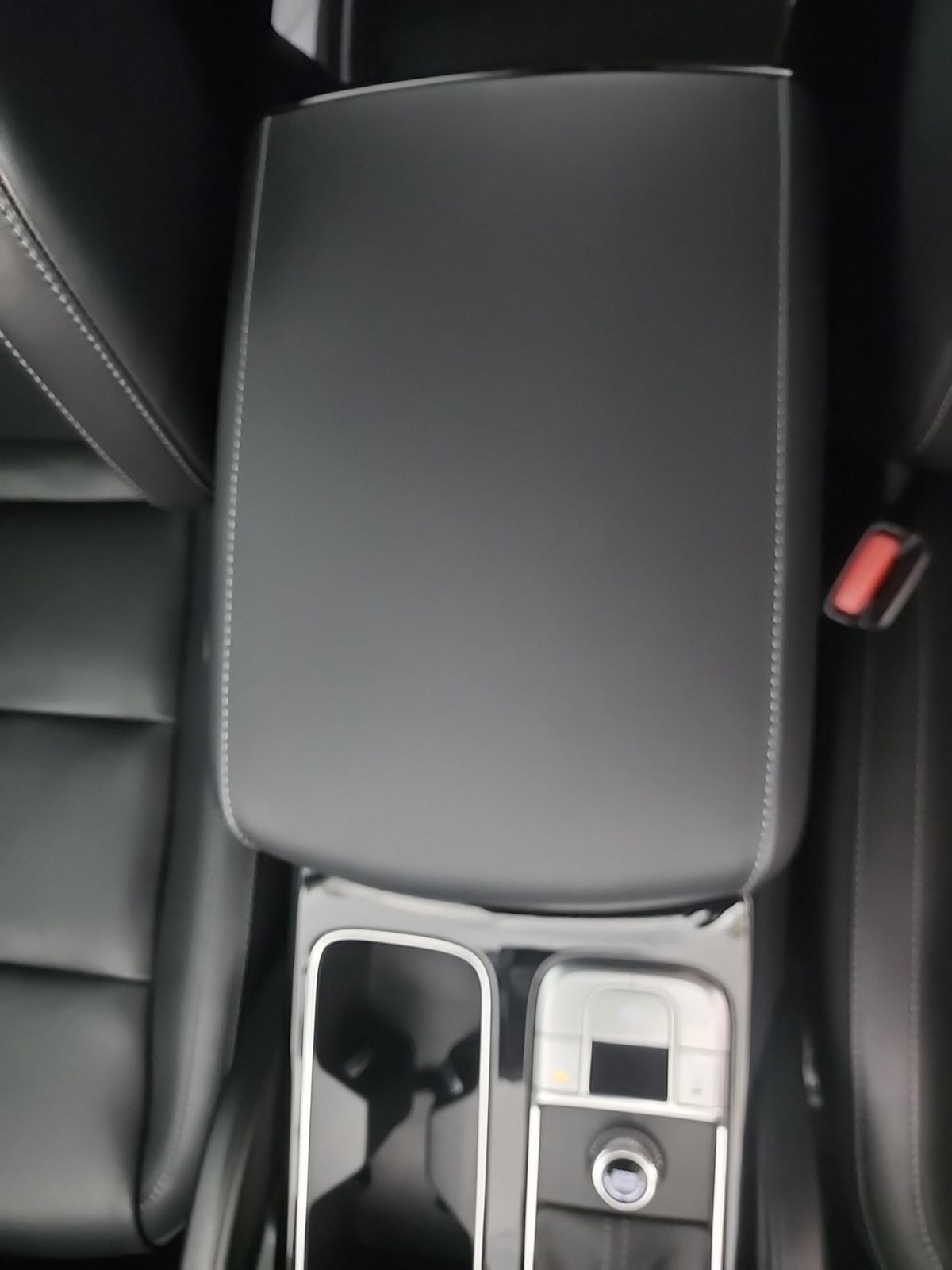 Used 2025 Everlasting Silver Kia S image 29