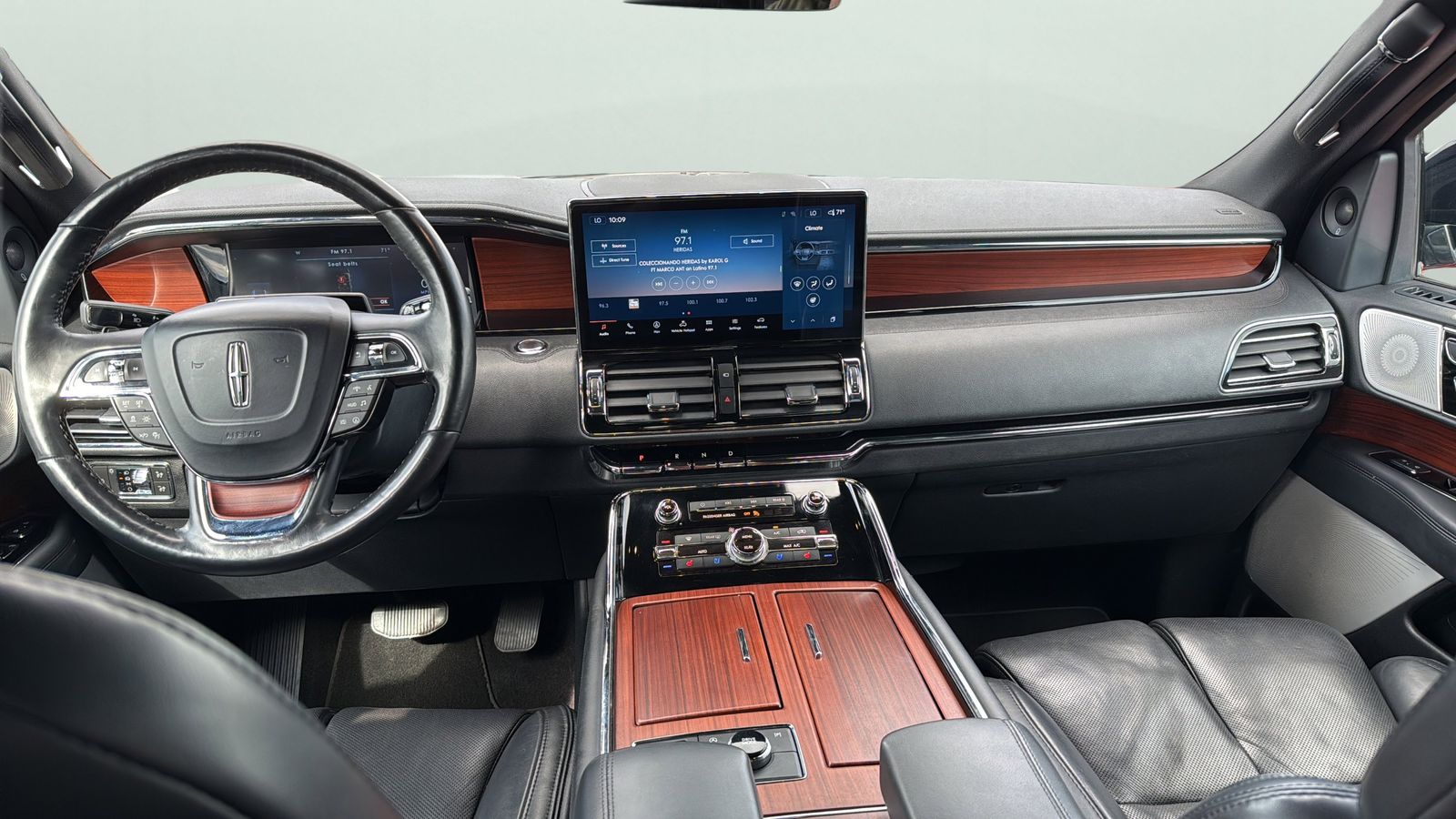 Used Car 2022 Lincoln Navigator L  Reserve For Sale Under $50,000 In Austin, Texas