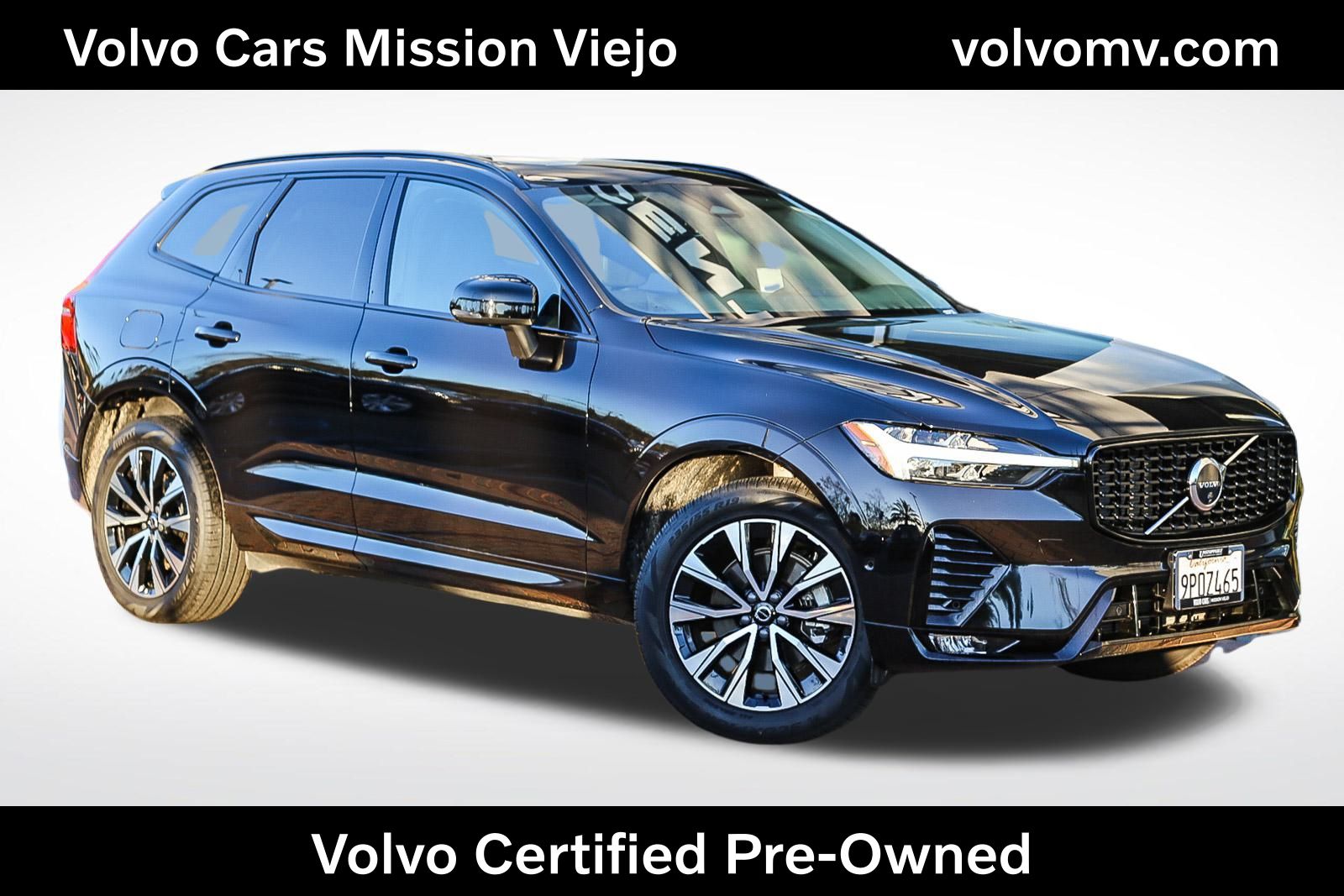 2025 Volvo XC60 Plus's photo