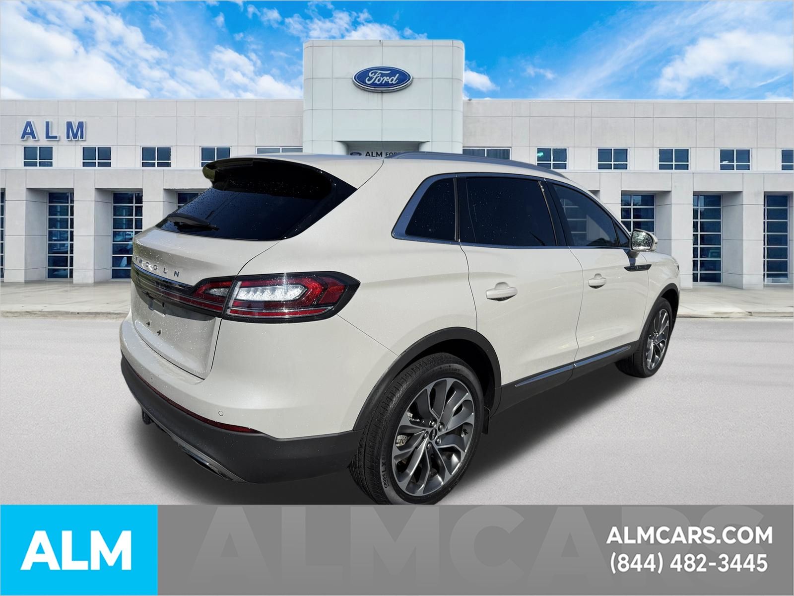 Used 2023 White Lincoln Reserve image 6