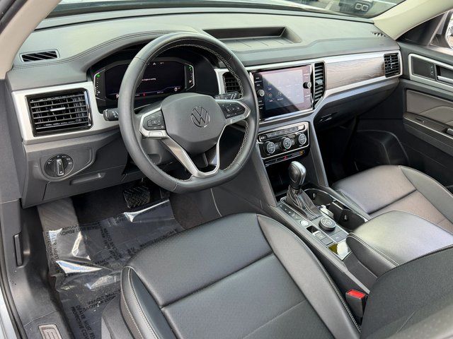 Used 2023 Pyrite Silver Metallic Volkswagen 3.6L V6 SE w/Technology image 26