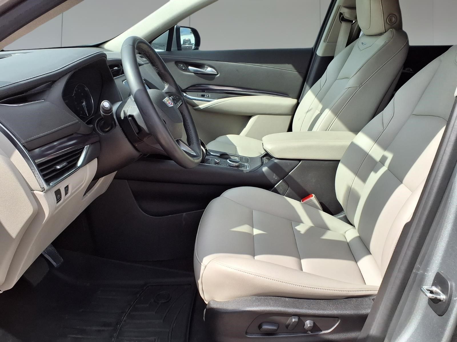 2023 Cadillac XT4 Luxury Silver at Bayway Cadillac Southwest