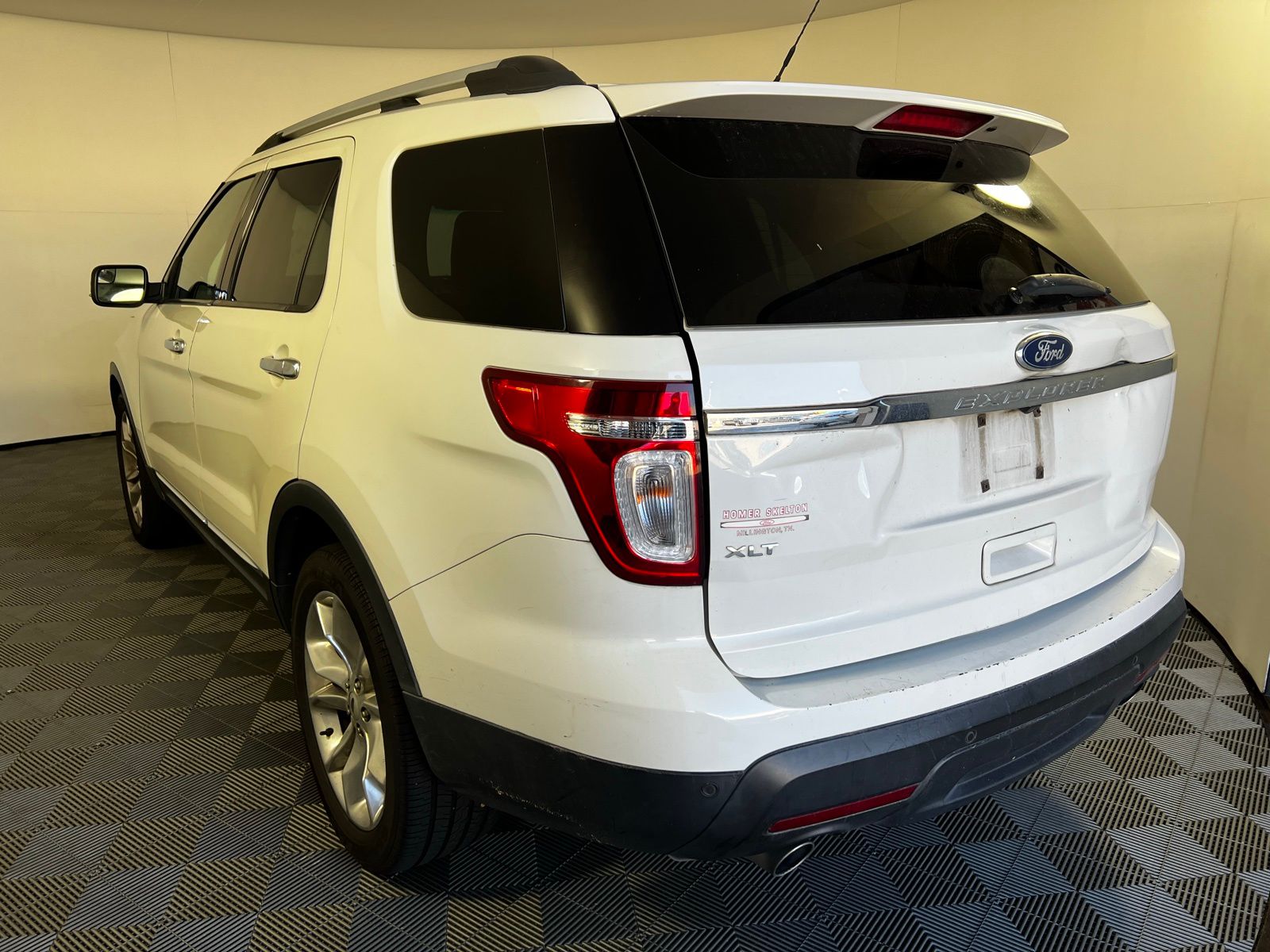 Thumbnail: 2012 Ford Explorer - 7