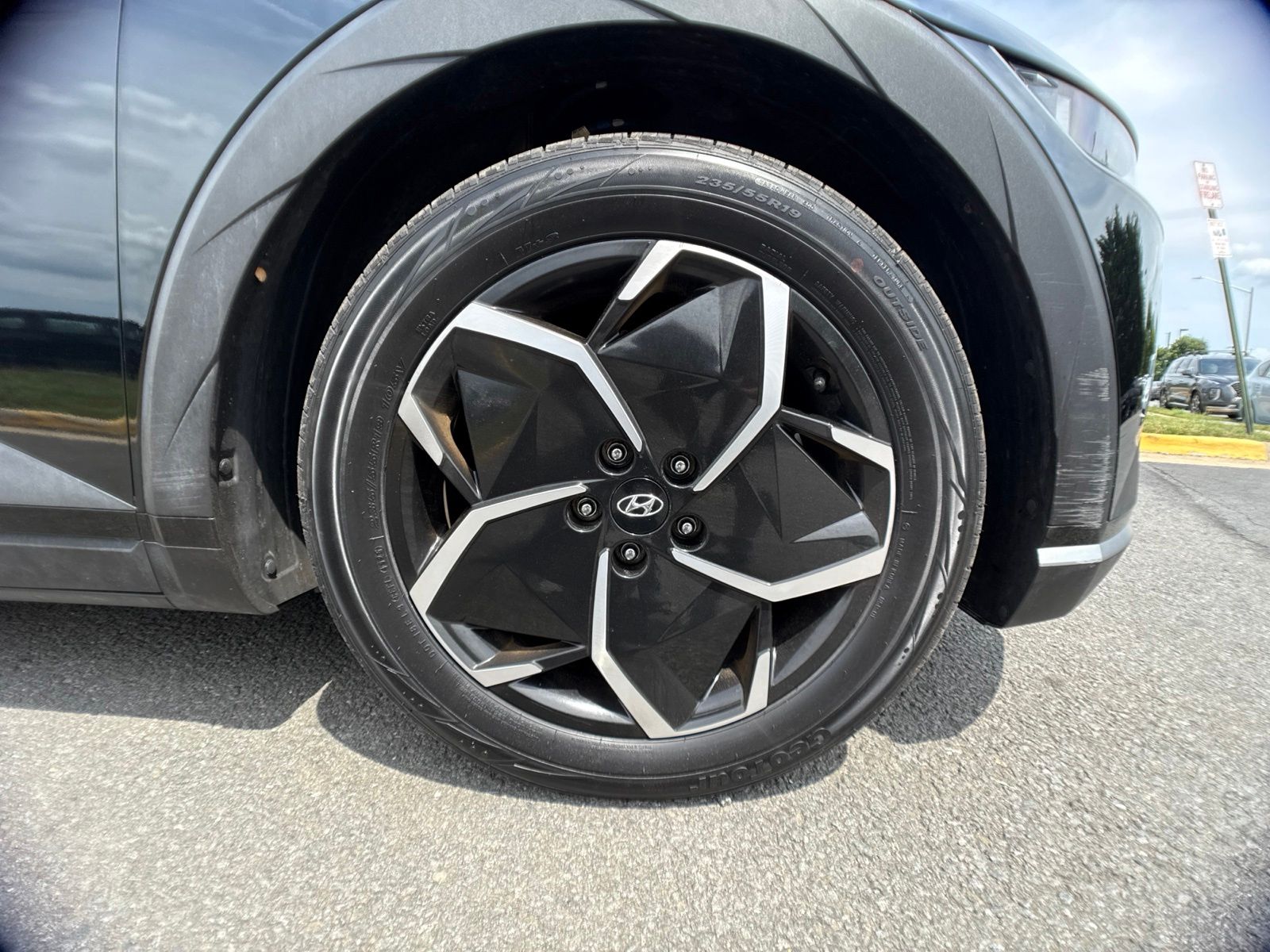 Used 2024 Black Hyundai SEL image 25