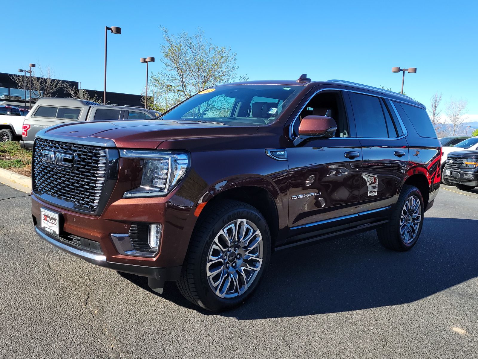 View vehicle photo 4