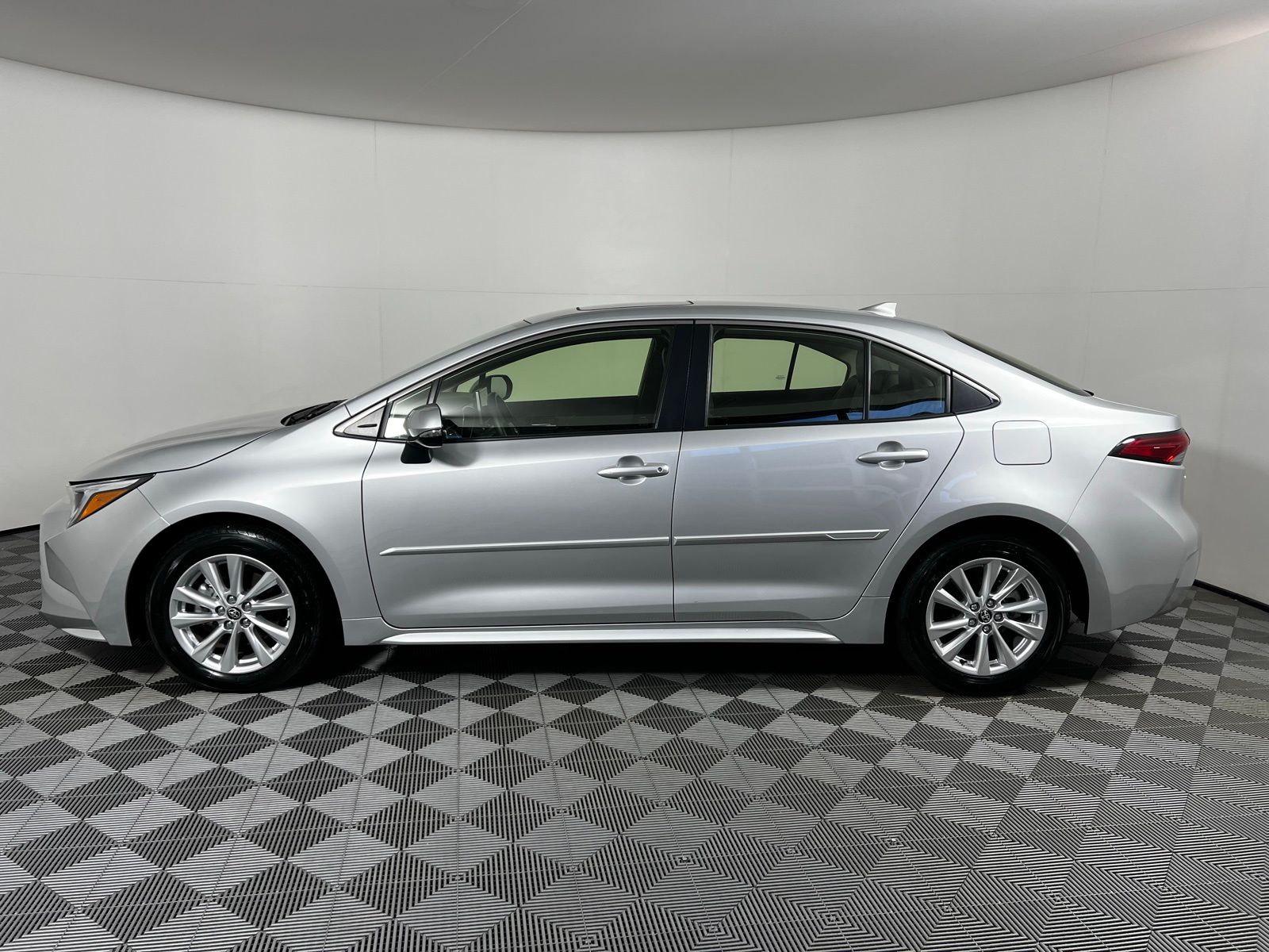 Thumbnail: 2024 Toyota Corolla - 8