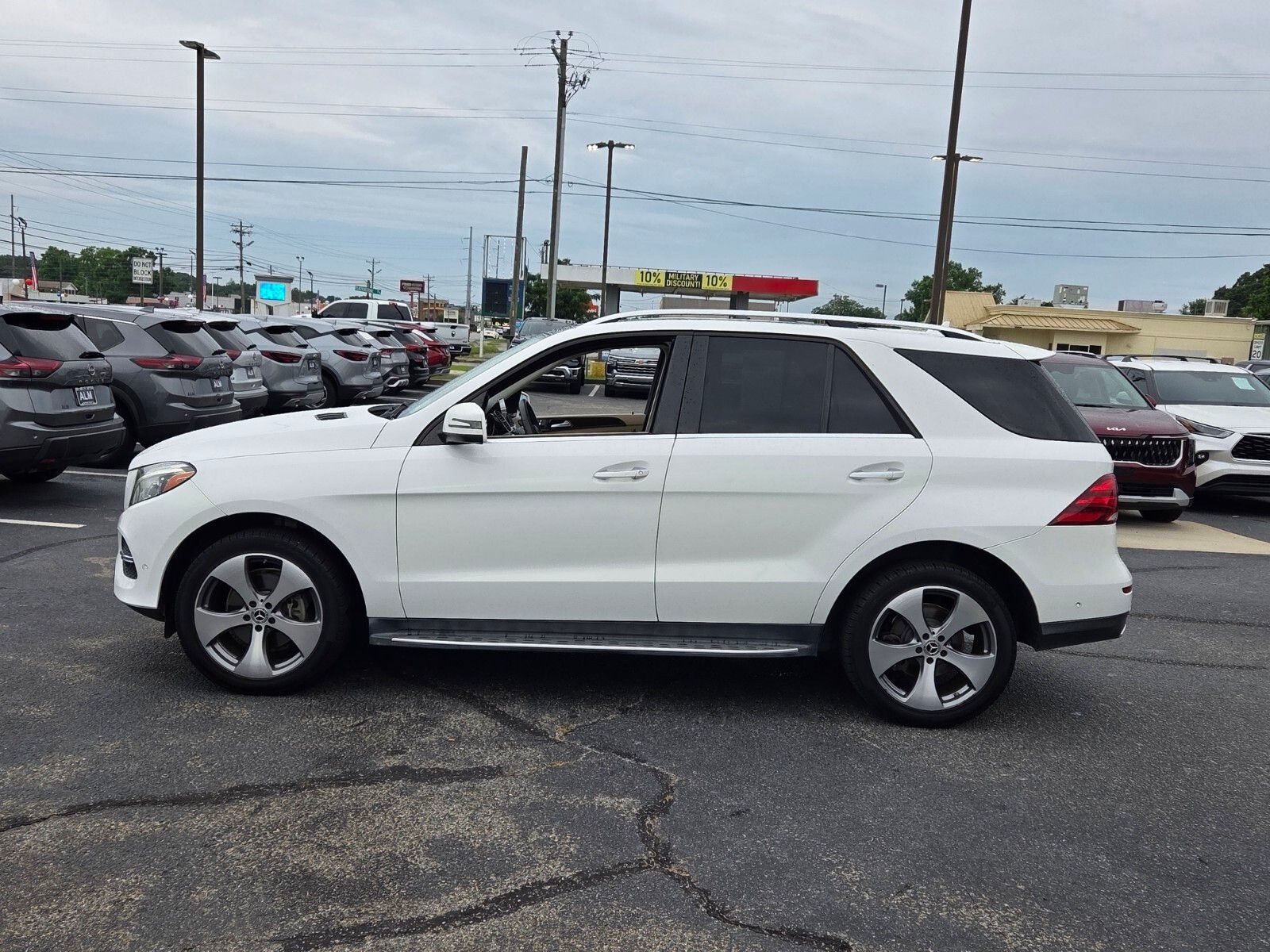 Used 2017  Mercedes-Benz GLE 350 image 4