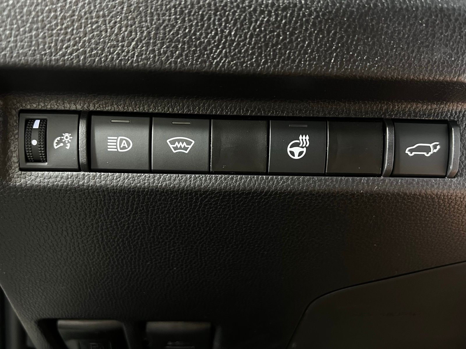 Thumbnail: 2025 Toyota RAV4 - 18