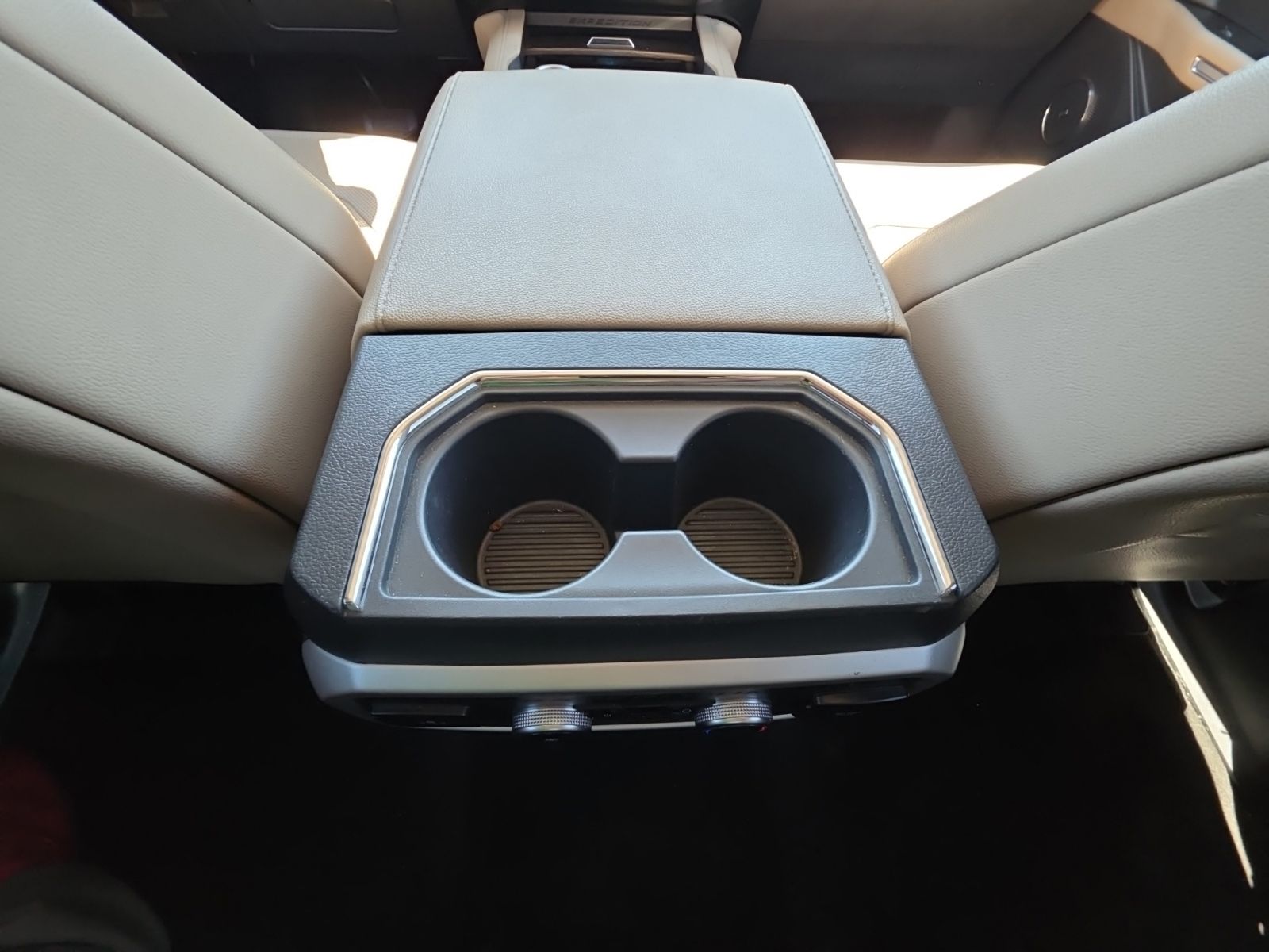 Used 2024 Silver Ford Limited image 32