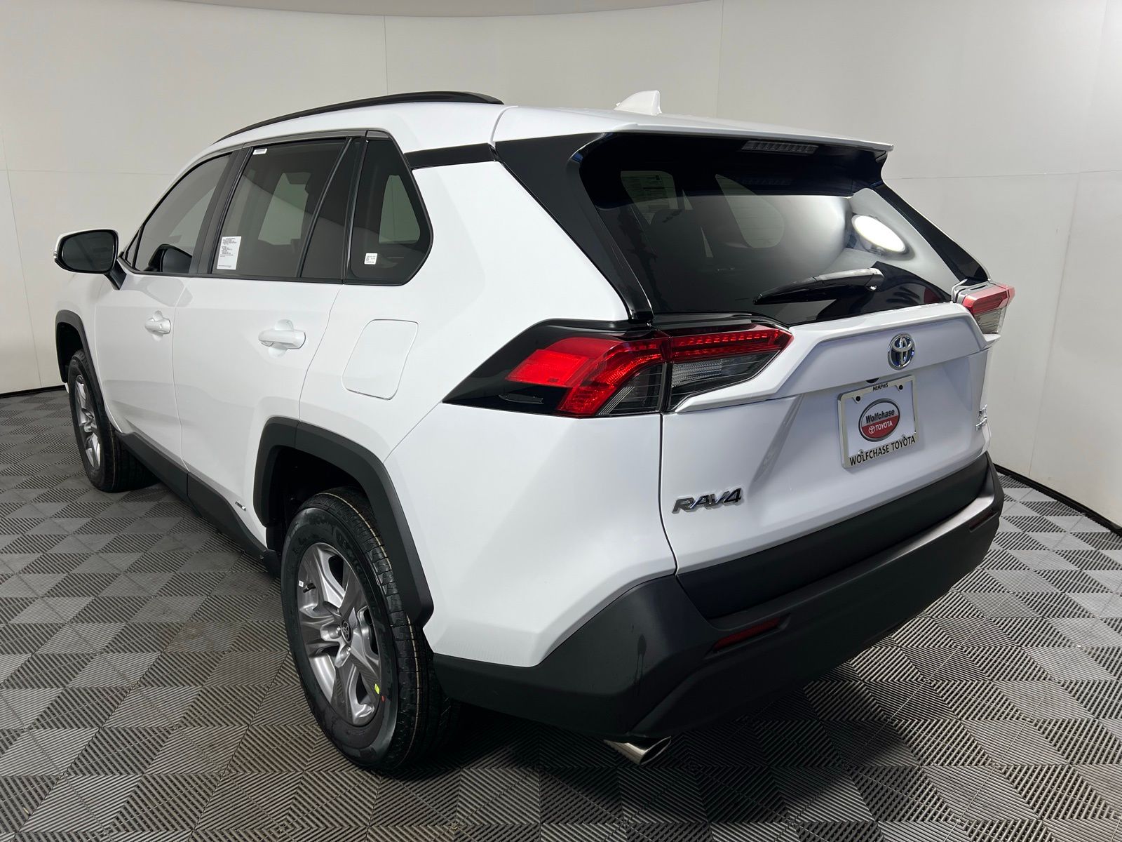 2025 Toyota RAV4 XLE 7