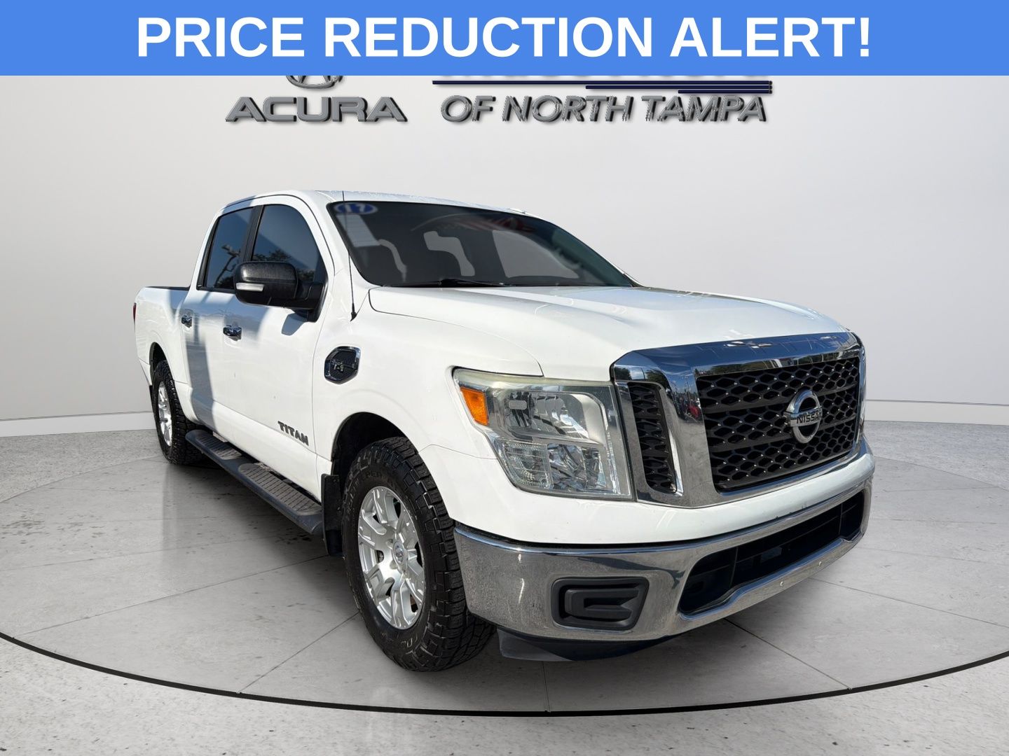 Glacier White 2017 Nissan Titan Pickup Truck 4X2 7-Speed Automatic
