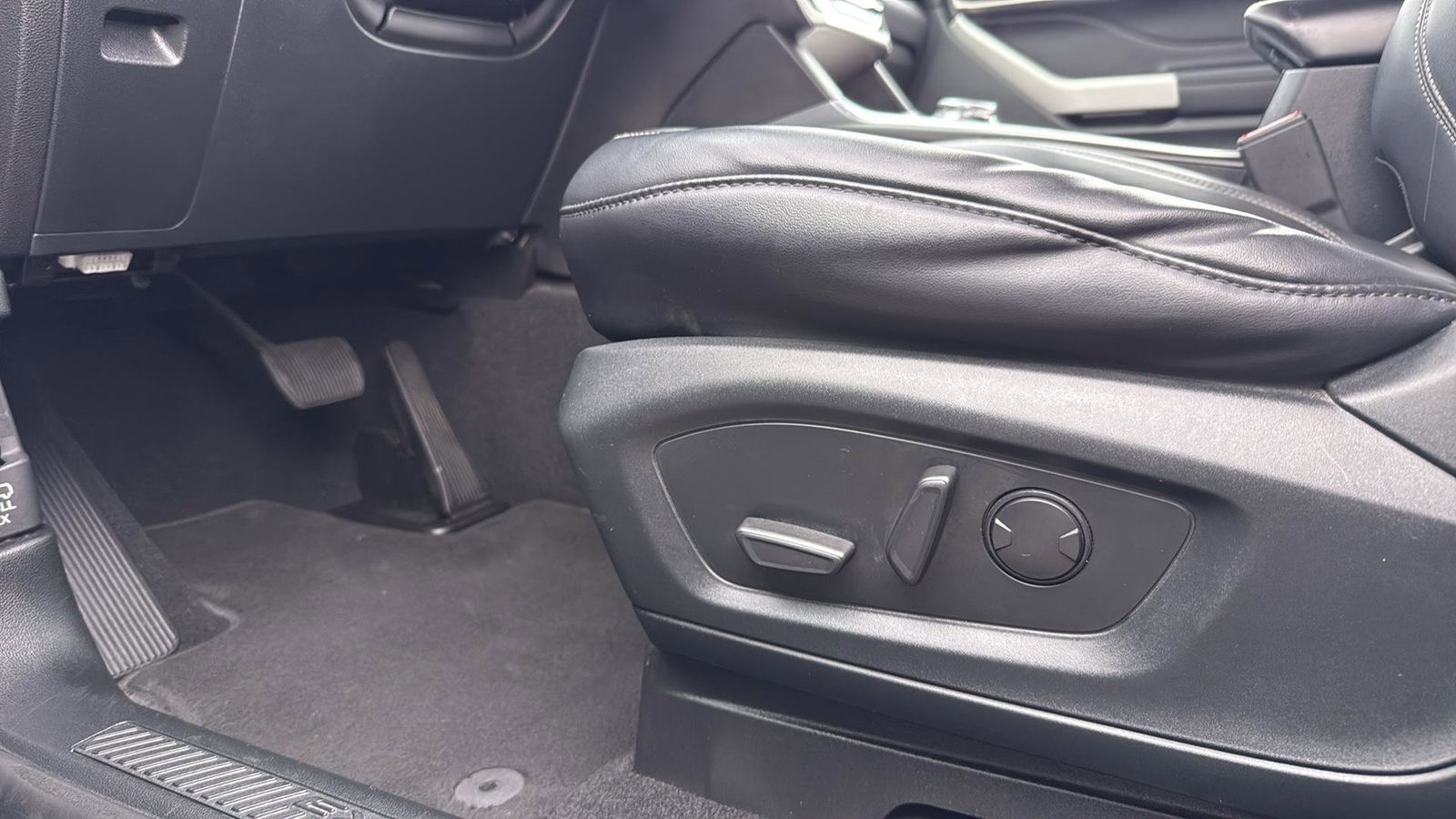 Used Car 2021 Ford Explorer  Xlt For Sale Under $25,000 In Austin, Texas