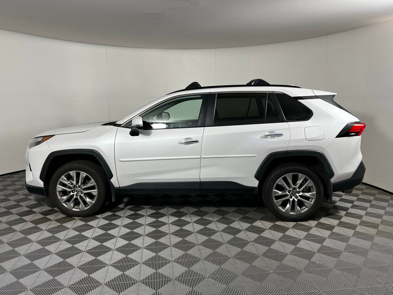 Thumbnail: 2023 Toyota RAV4 - 8