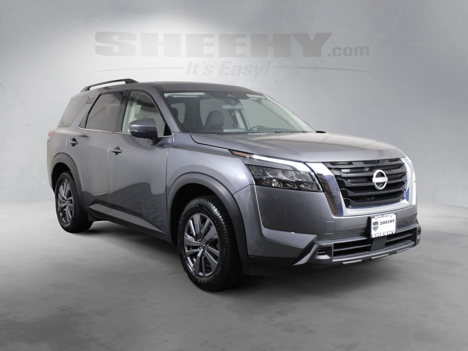 Used 2024 Gray Nissan SV image 2