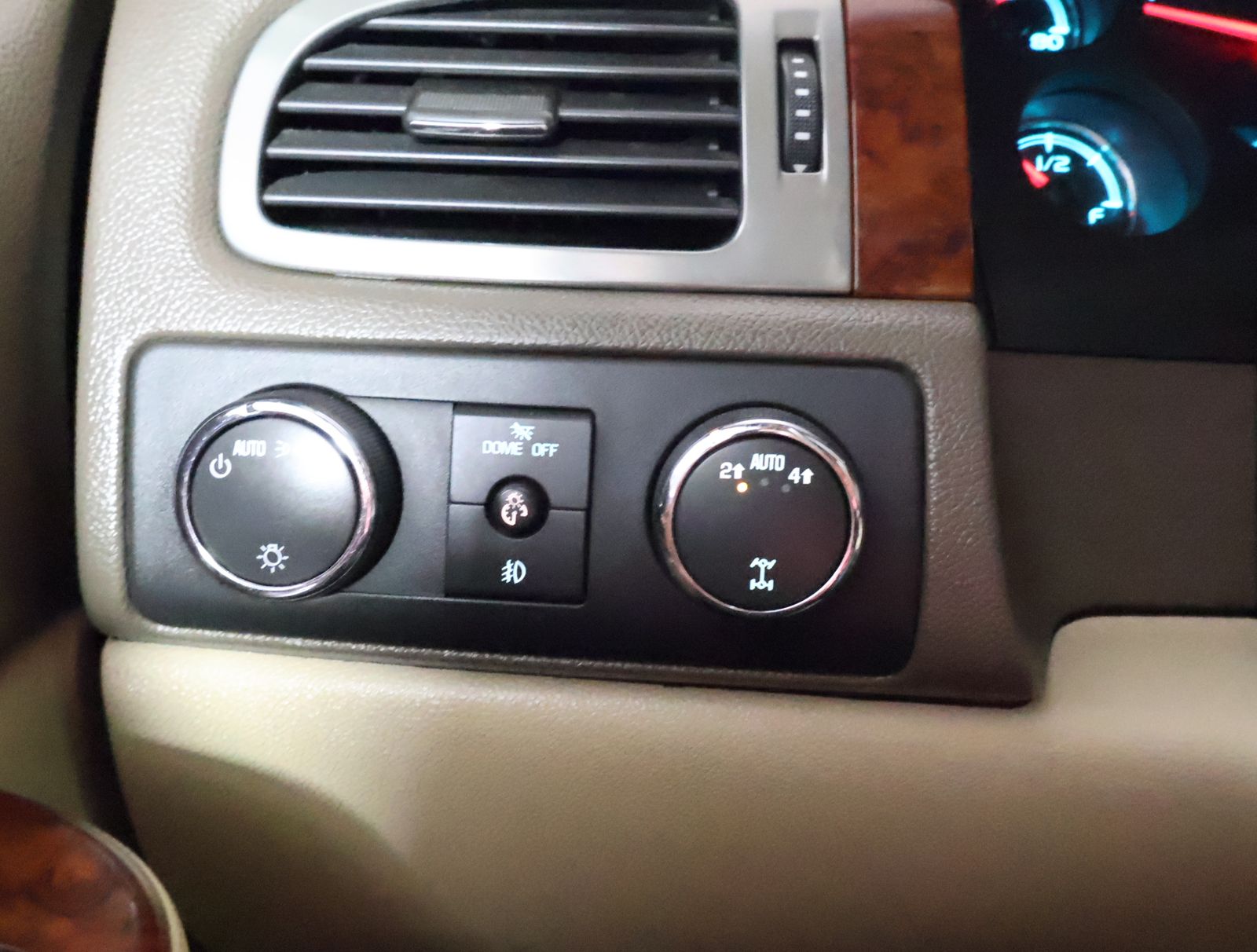 2010 Chevrolet Tahoe LT photo