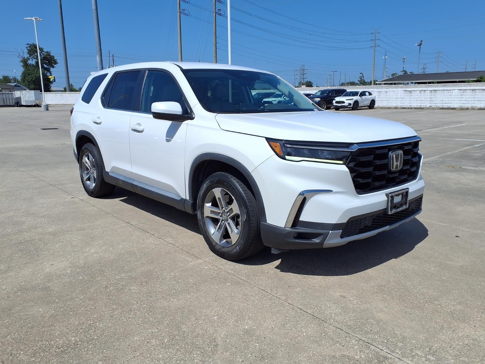 Platinum White Pearl 2024 Honda Pilot SUV / Crossover Front-Wheel Drive Automatic