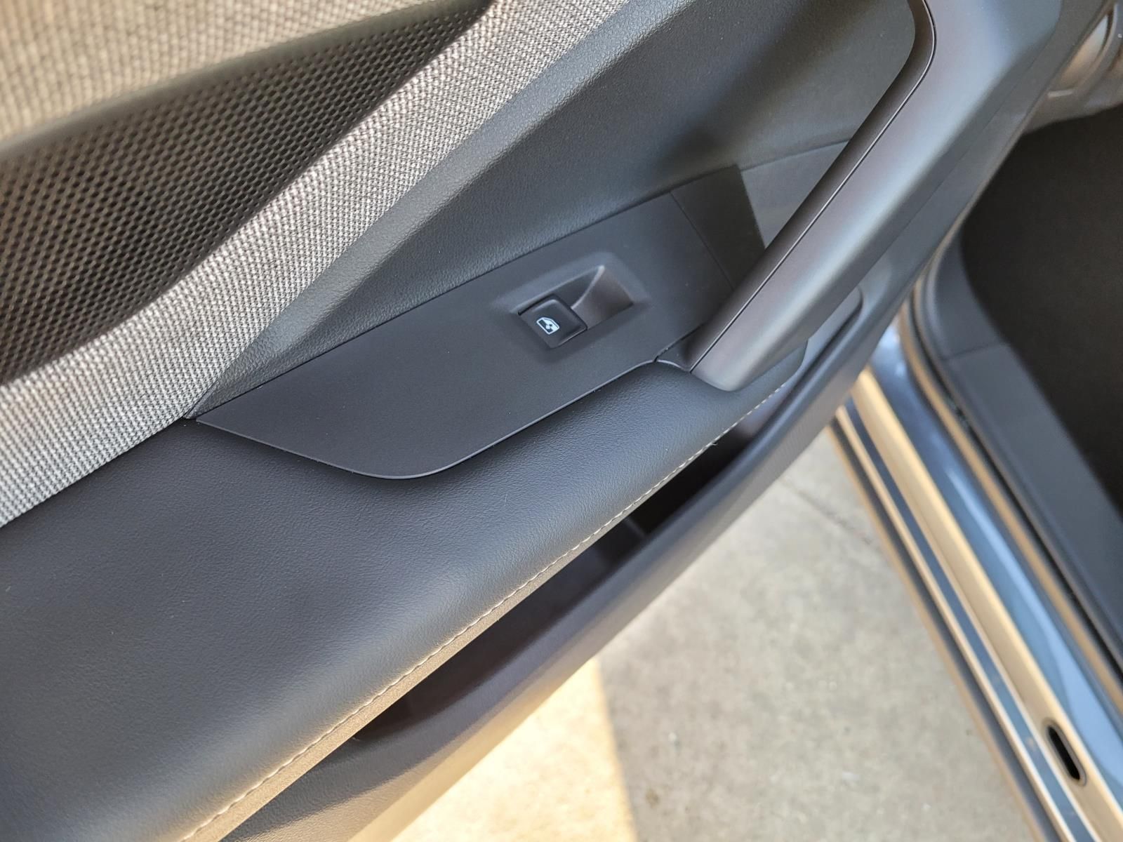 used 2025 Volkswagen Tiguan car, priced at $25,900