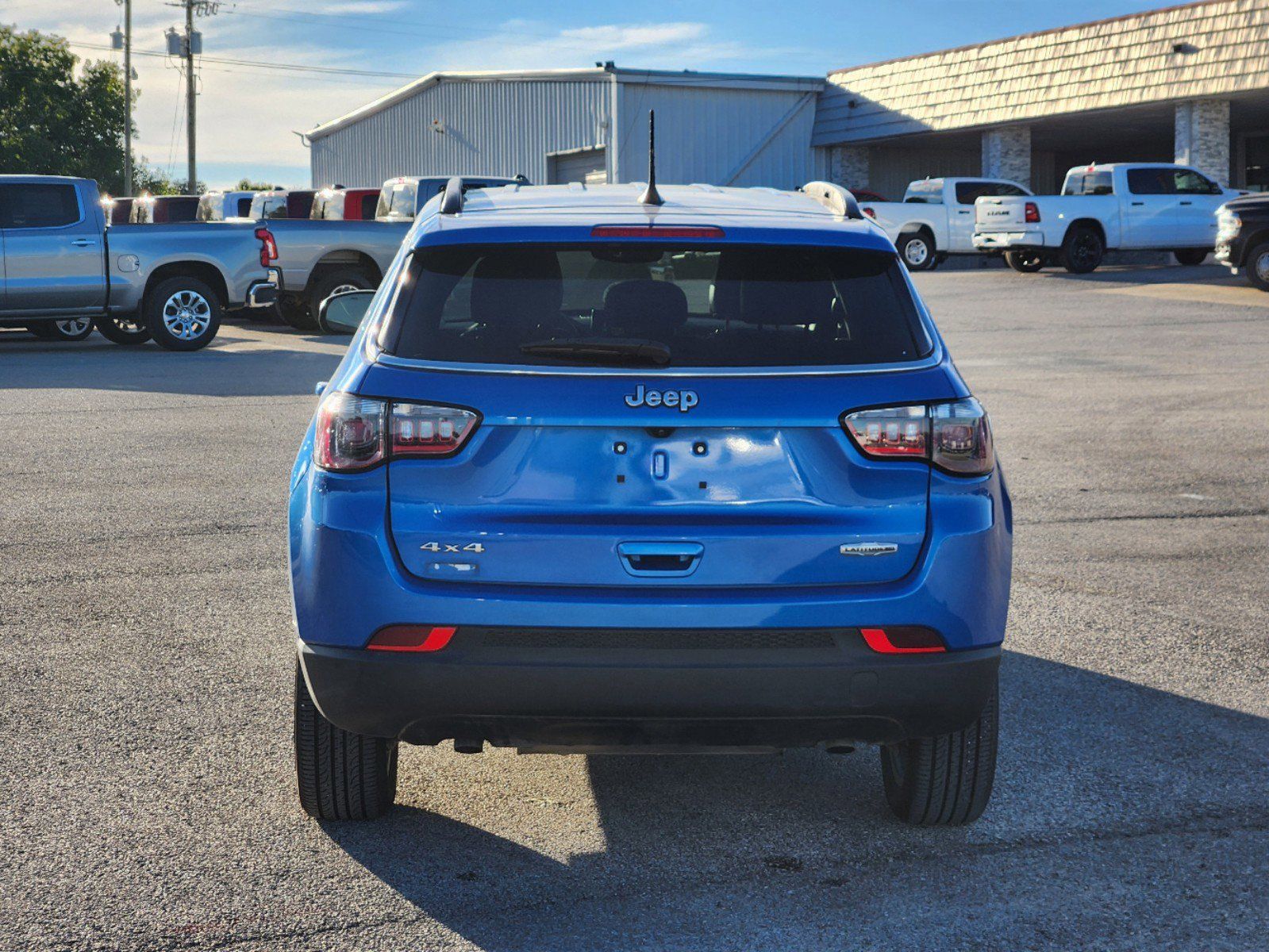 2023 Jeep Compass Latitude Lux 8