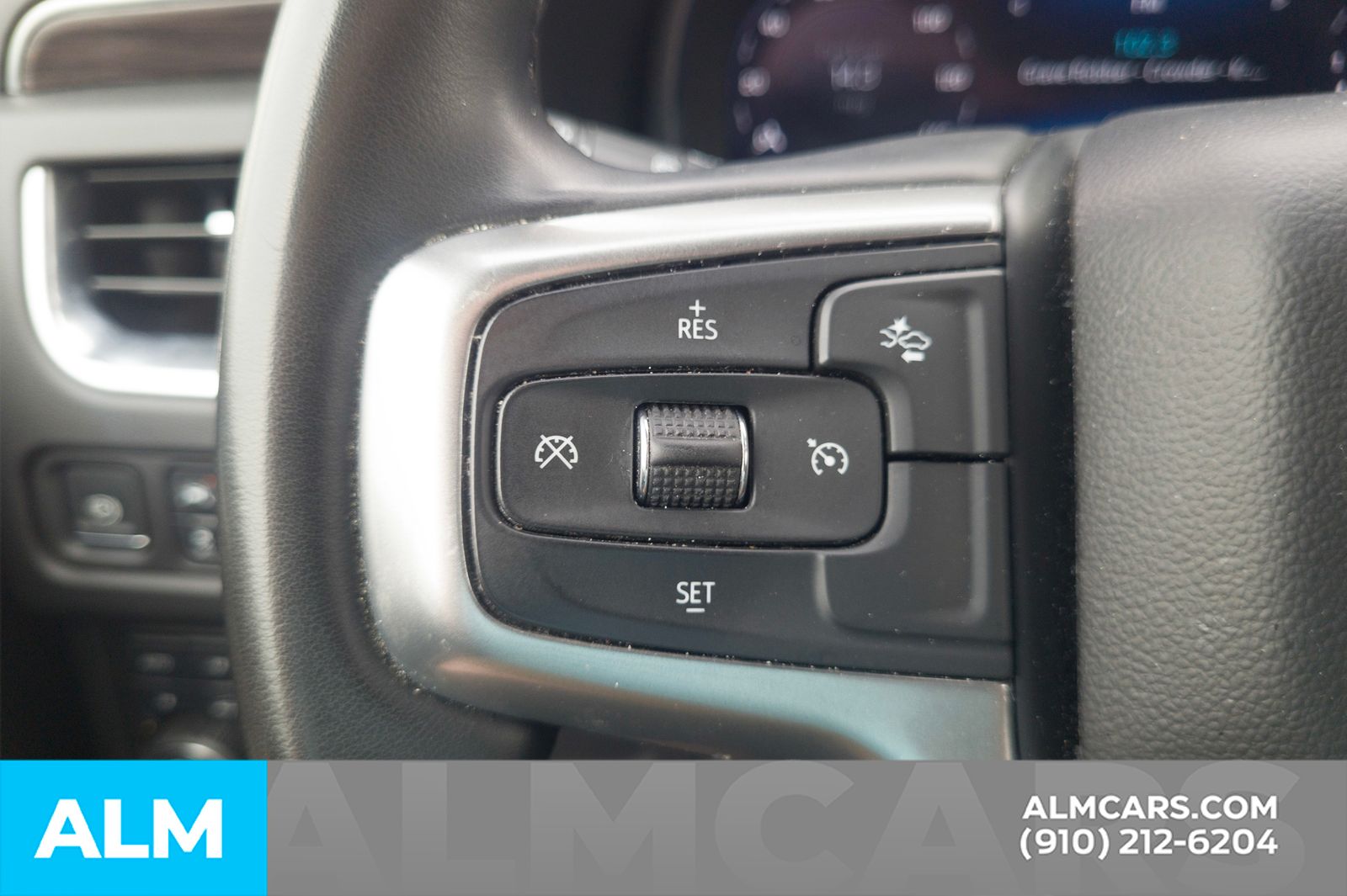 Used 2024 Summit White Chevrolet LT image 27