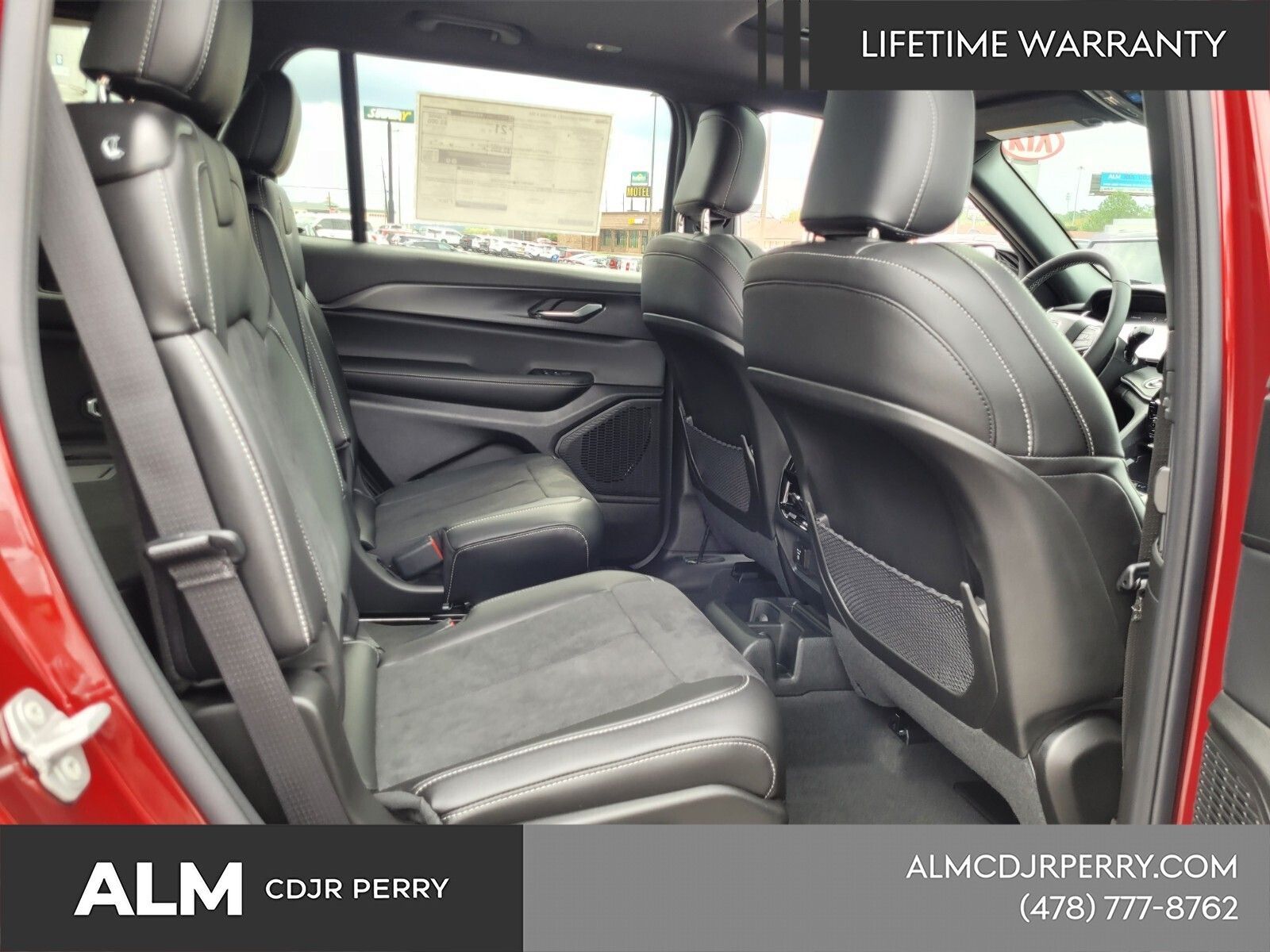 New 2025 Velvet Red Pearl-Coat Exterior Paint Jeep Altitude X image 16