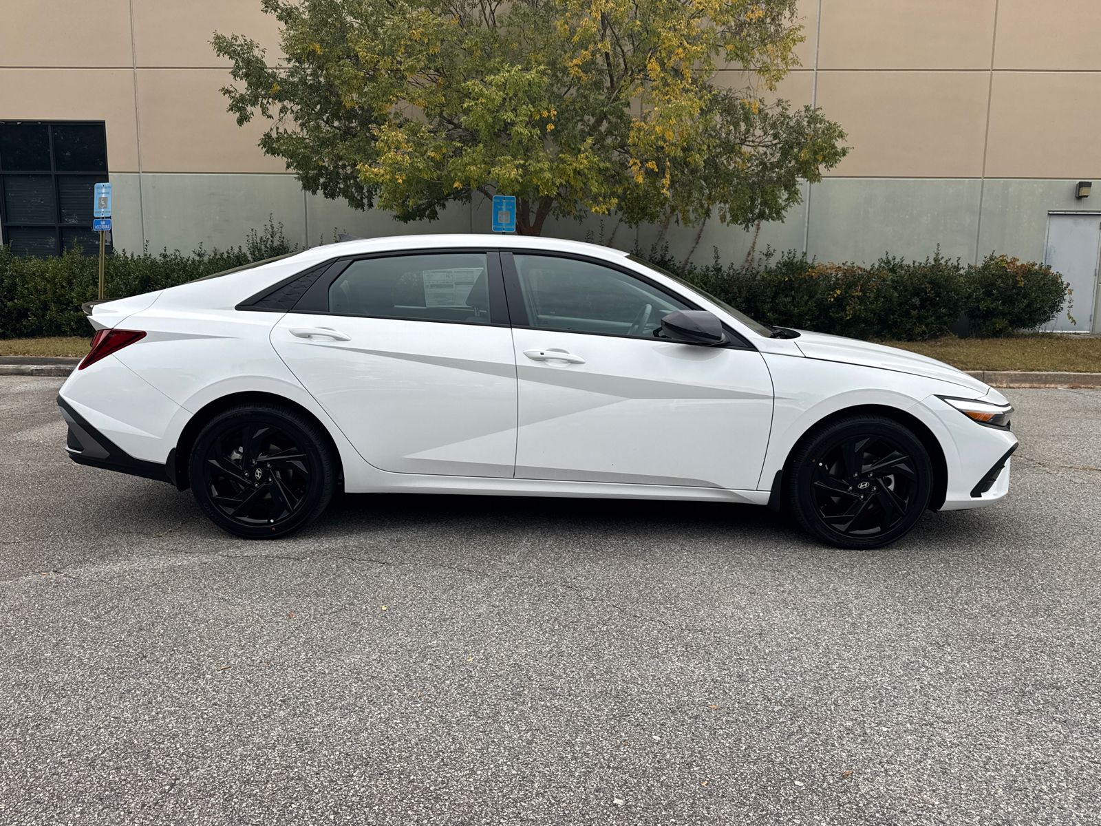 New 2026 White Hyundai SEL Sport image 5