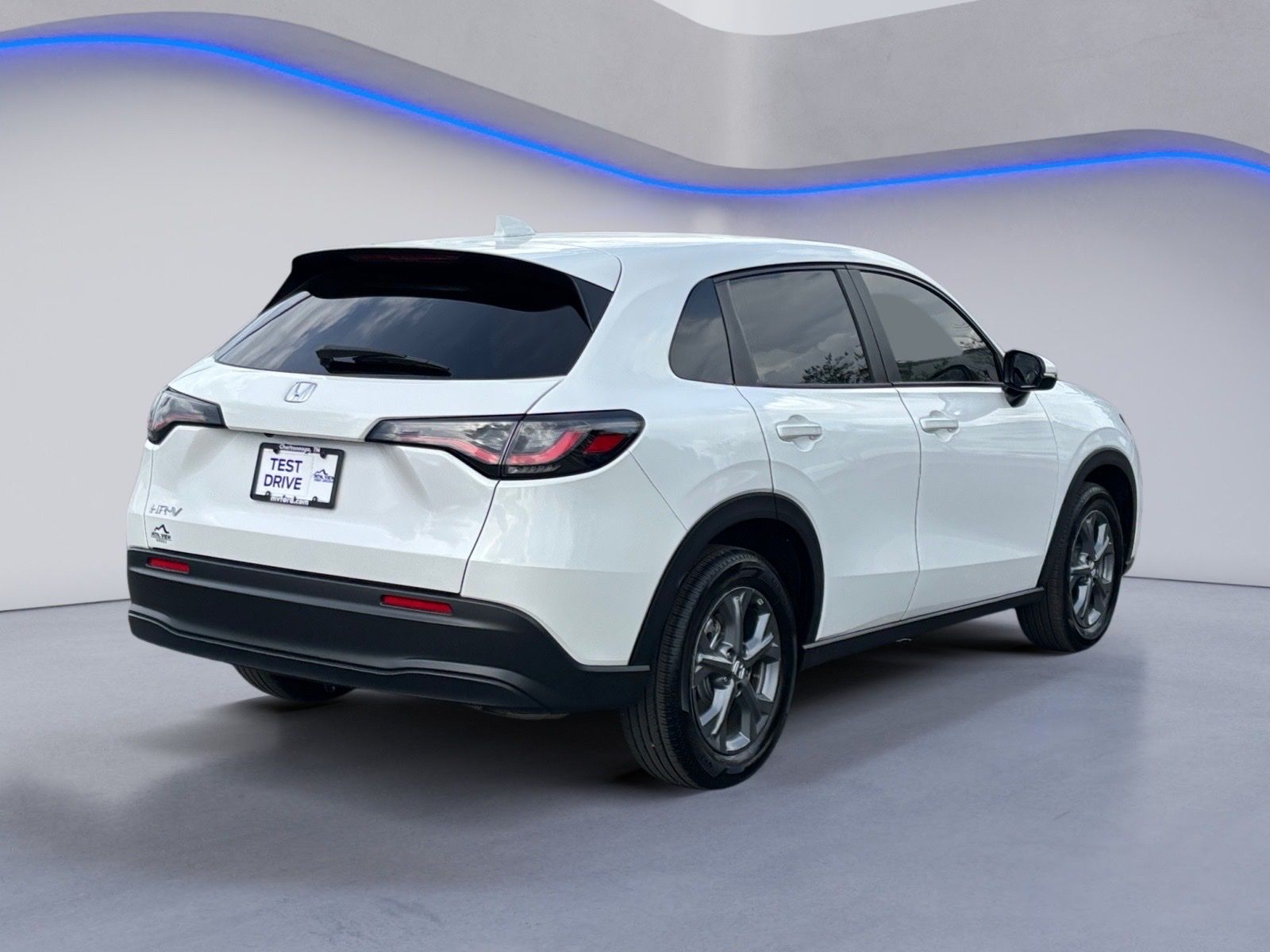 View vehicle photo 3