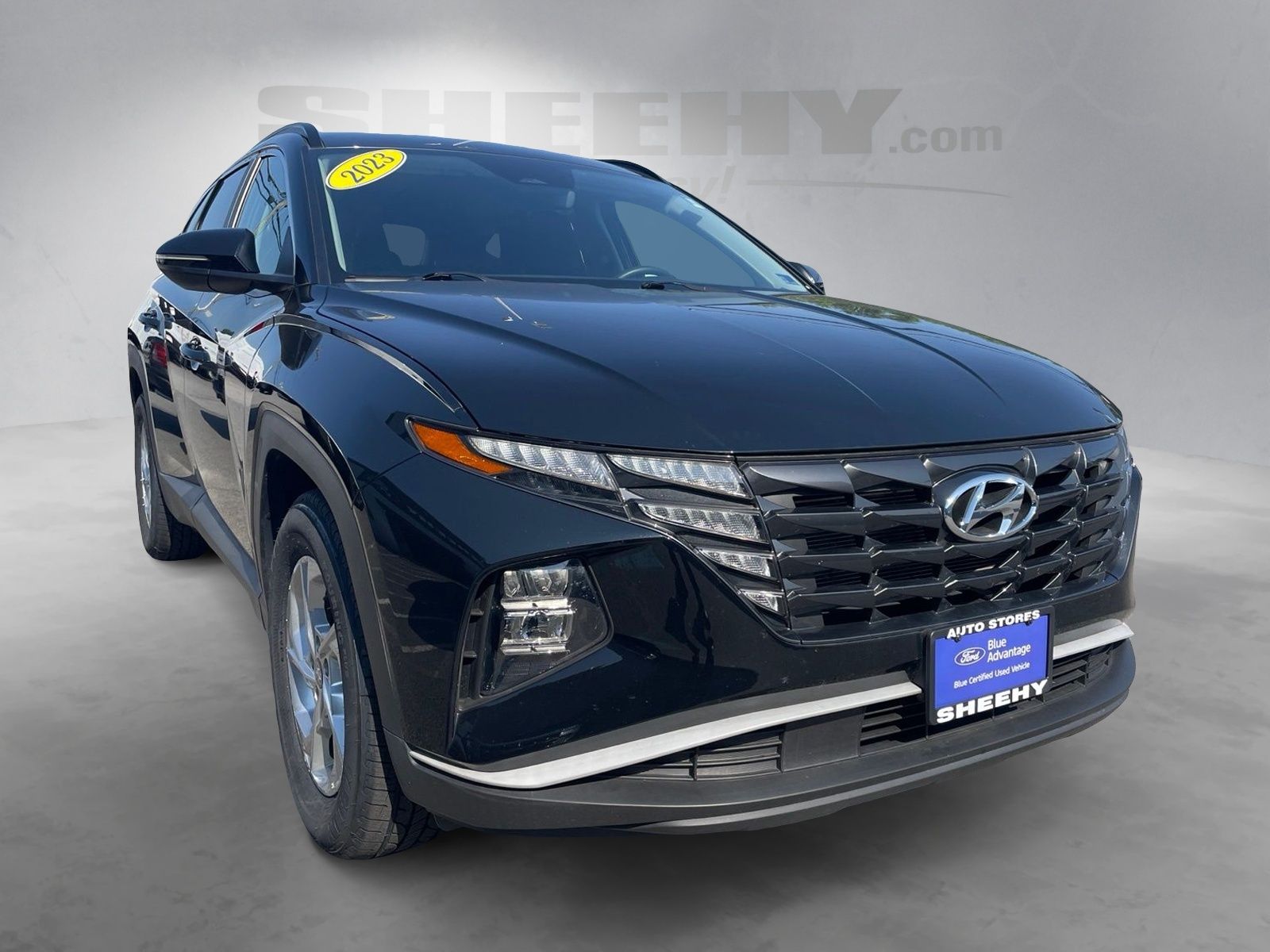 Used 2023 Phantom Black Hyundai SEL image 2