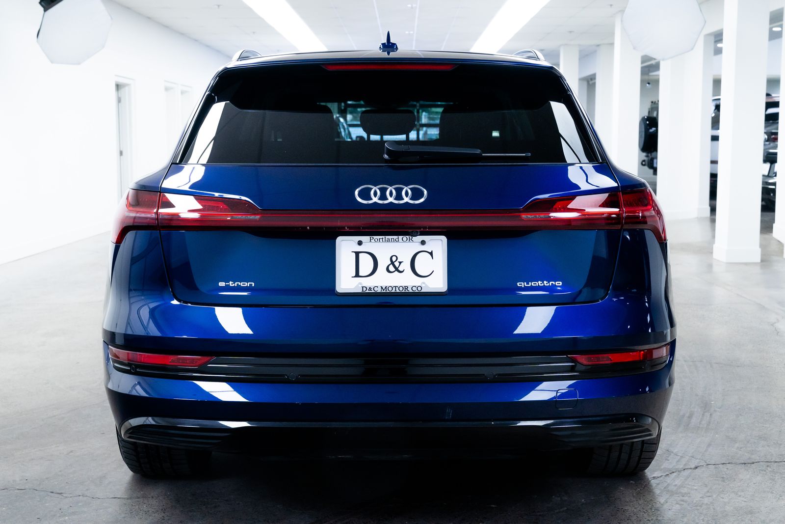 View vehicle photo 5