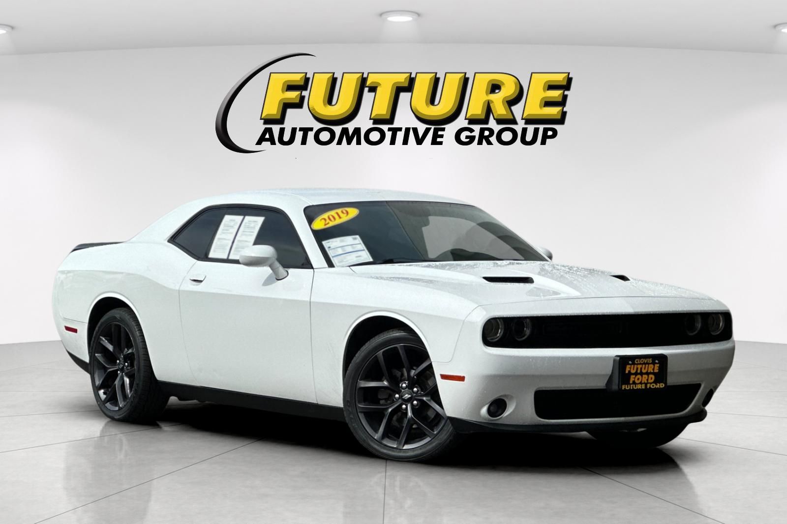 2019 Dodge Challenger SXT RWD