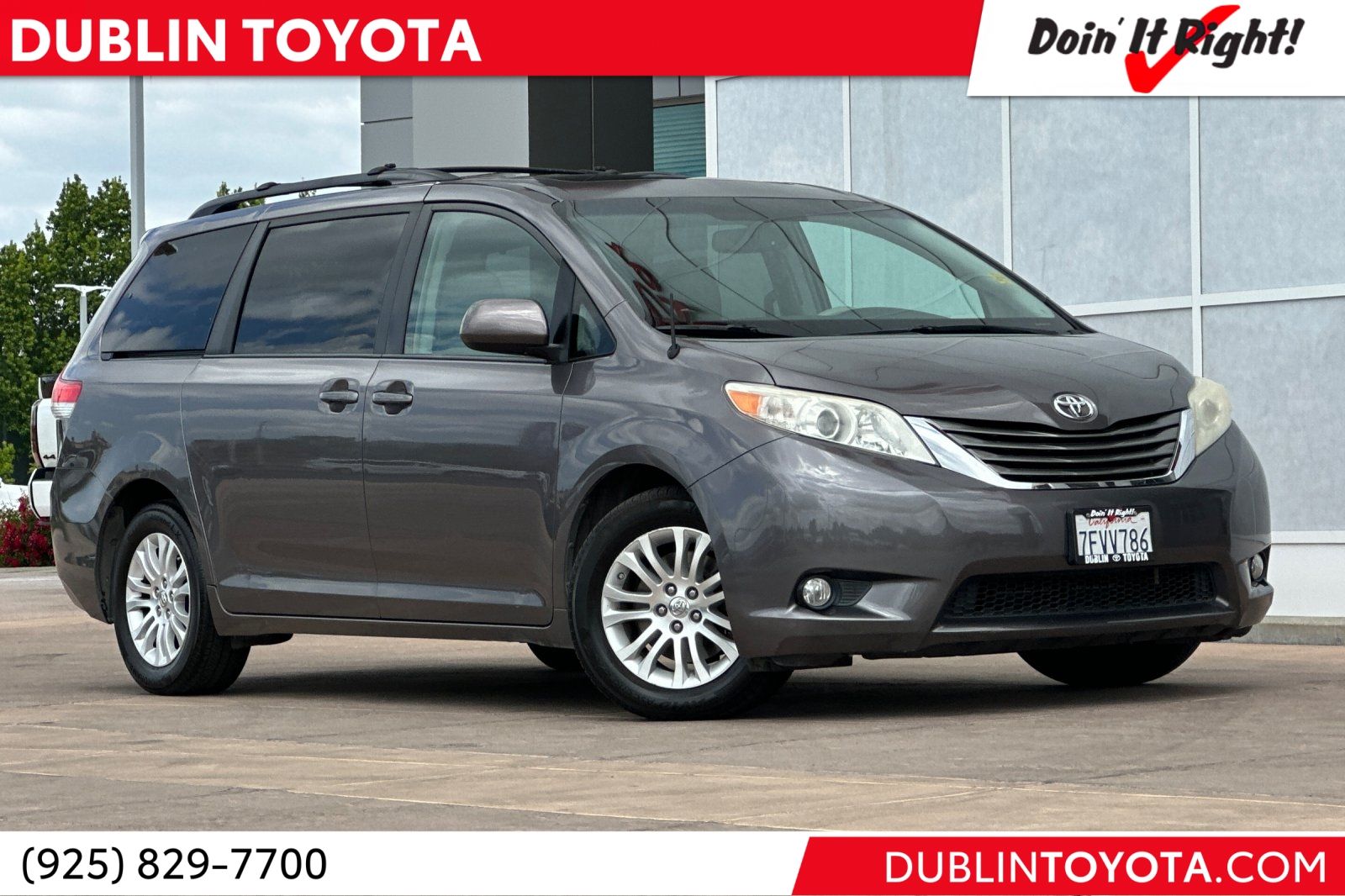 Predawn Gray Mica 2014 Toyota Sienna XLE 7-Passenger Auto Access Seat Minivan Front-Wheel Drive 6-Speed Automatic Overdrive