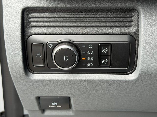 New 2026 Oxford White Ford XL image 35