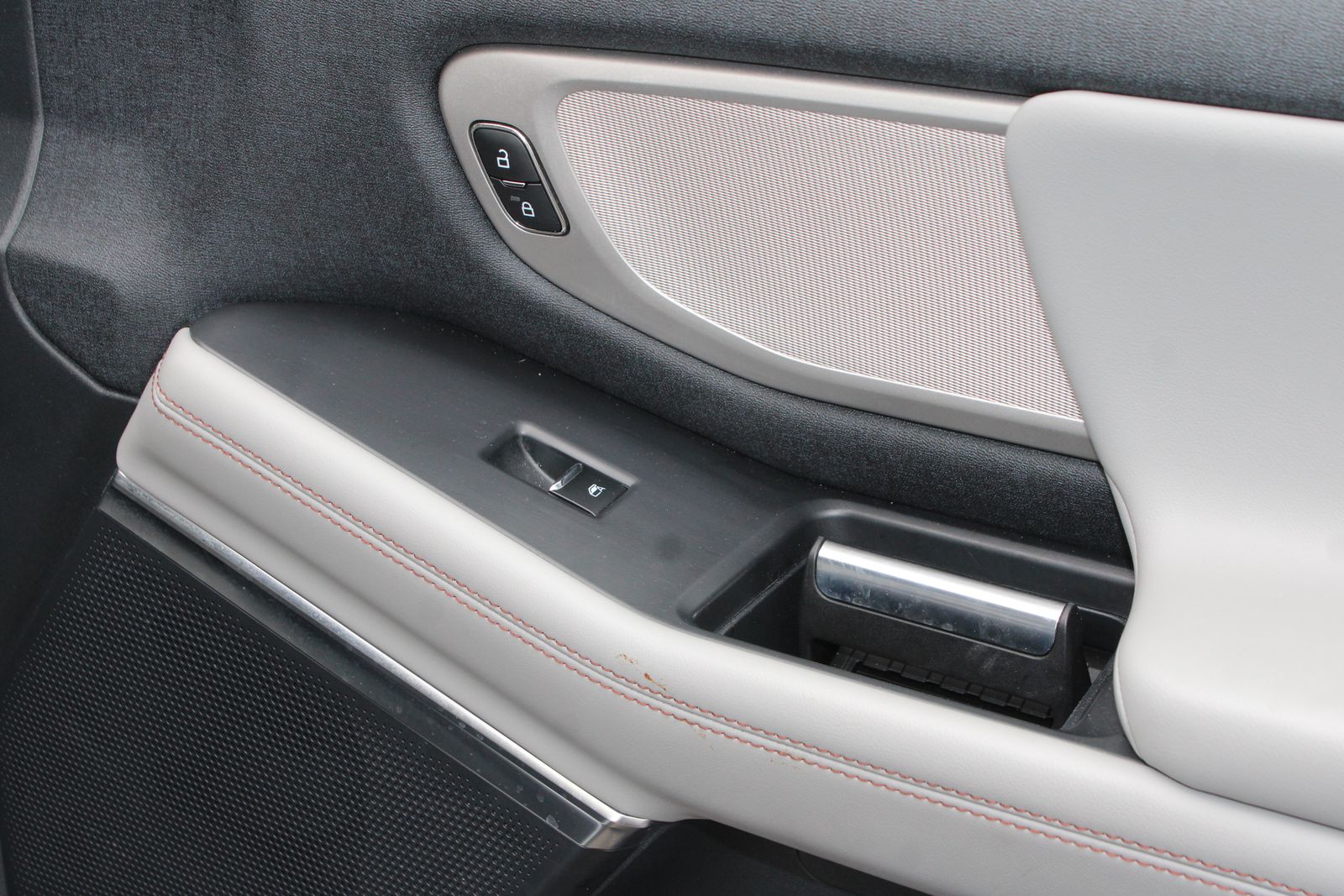 Used 2025 Silver Ford Active image 31