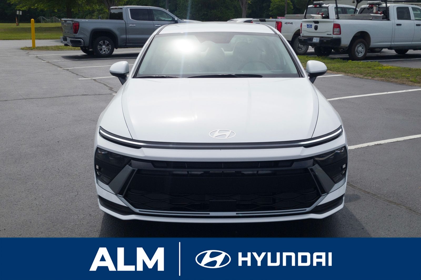 2025 Hyundai Sonata SE photo 2