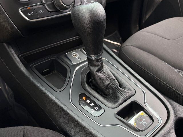 Used 2019 Diamond Black Jeep Latitude image 37