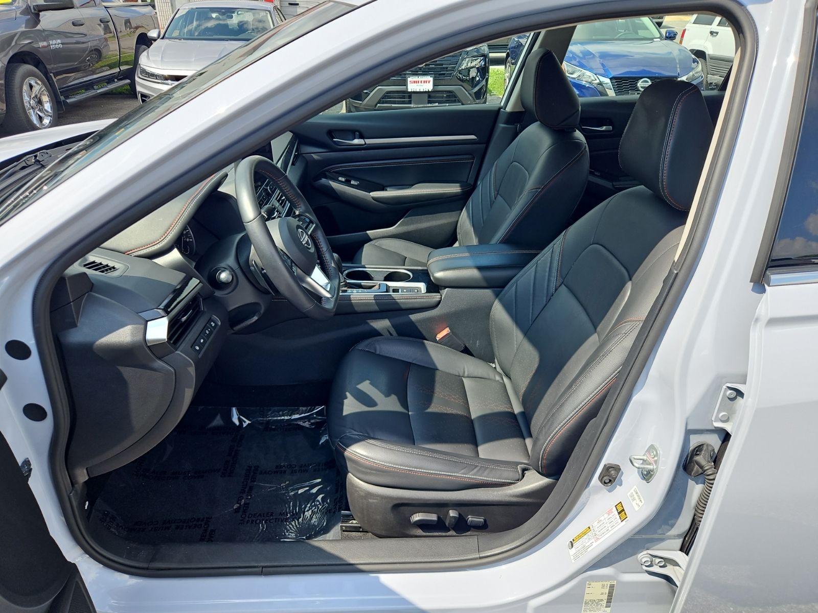 Used 2023 Gray Nissan 2.0 SR image 9