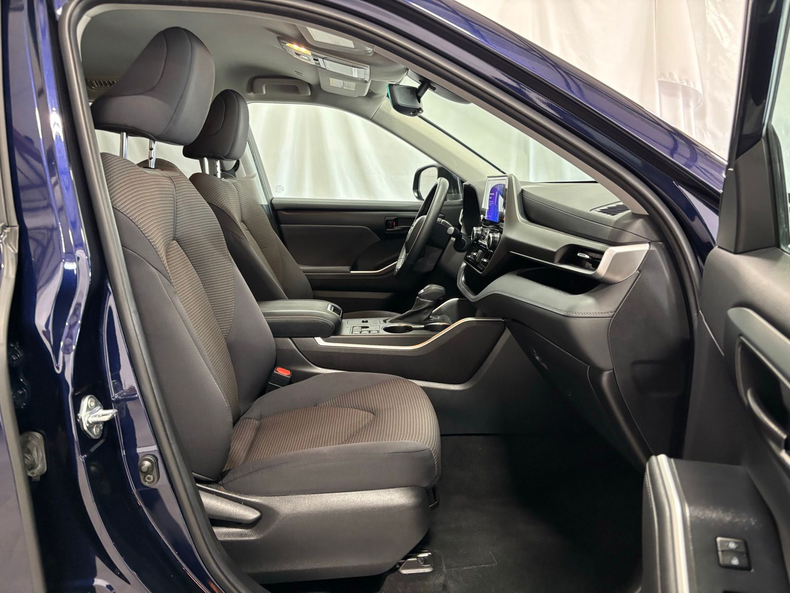 Used Car 2023 Toyota Highlander Hybrid  Le For Sale Under $40,000 In Austin, Texas