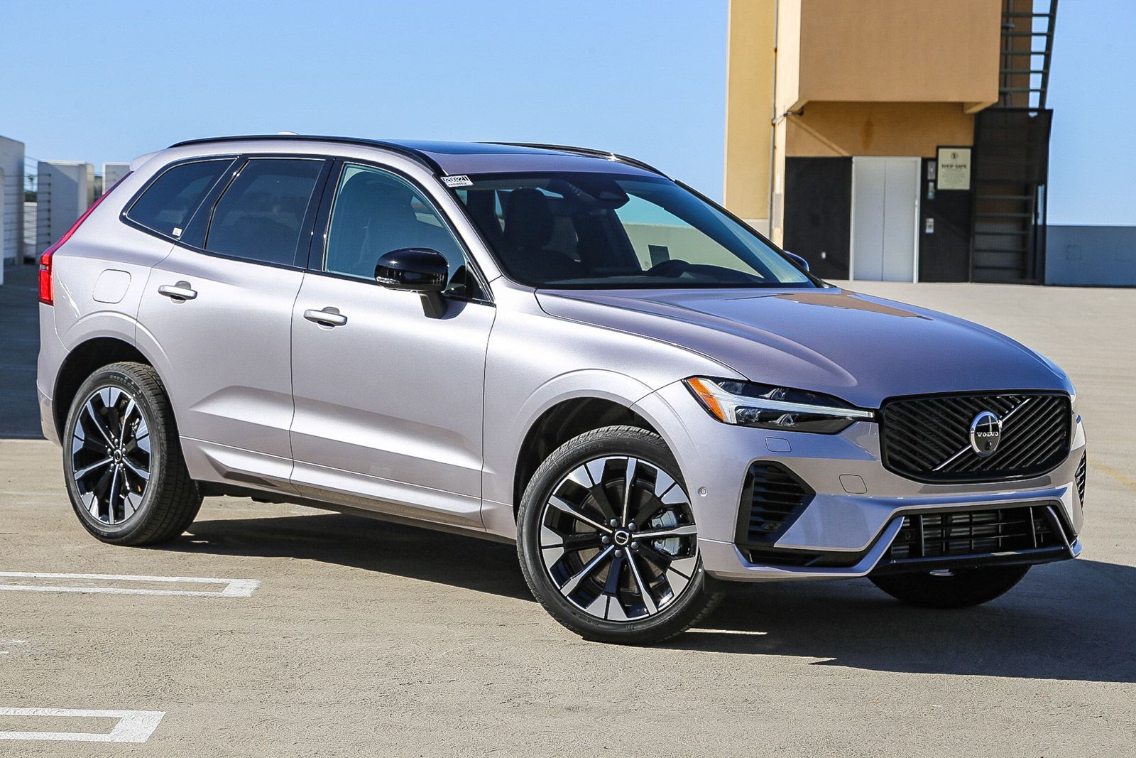 2026 Volvo XC60 Plug-In Hybrid T8 Plus