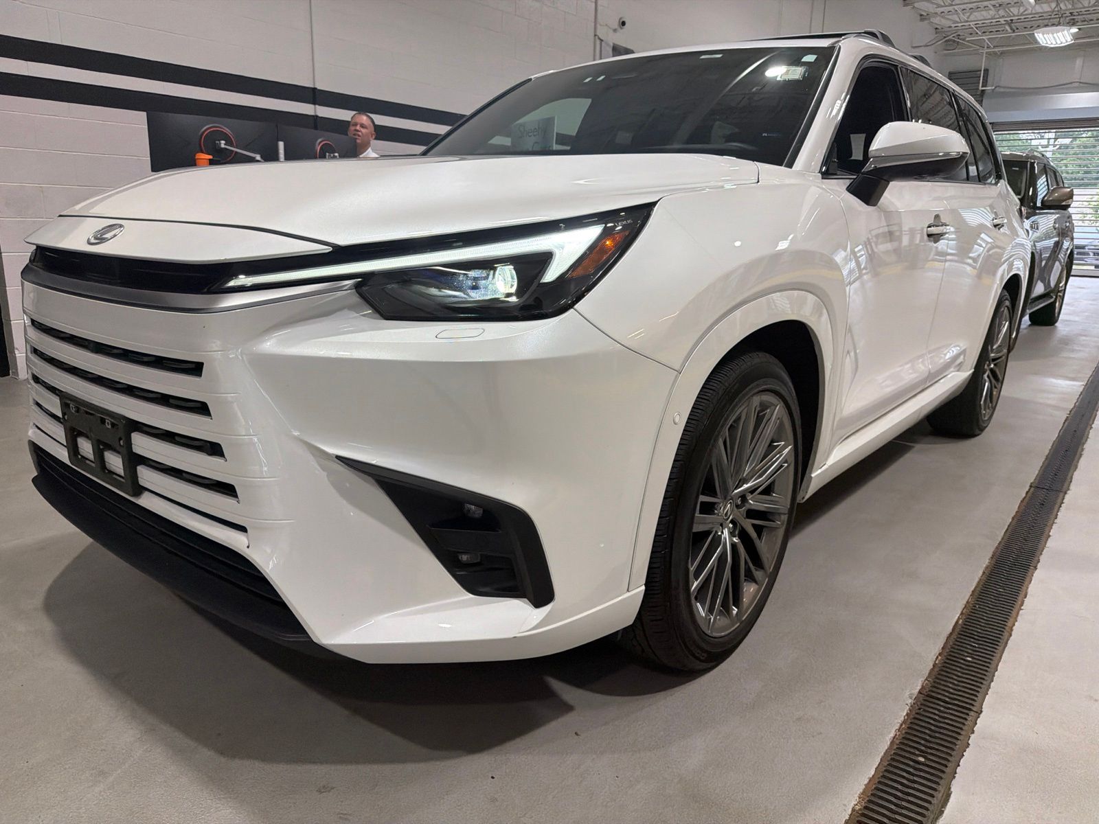 View vehicle photo 2