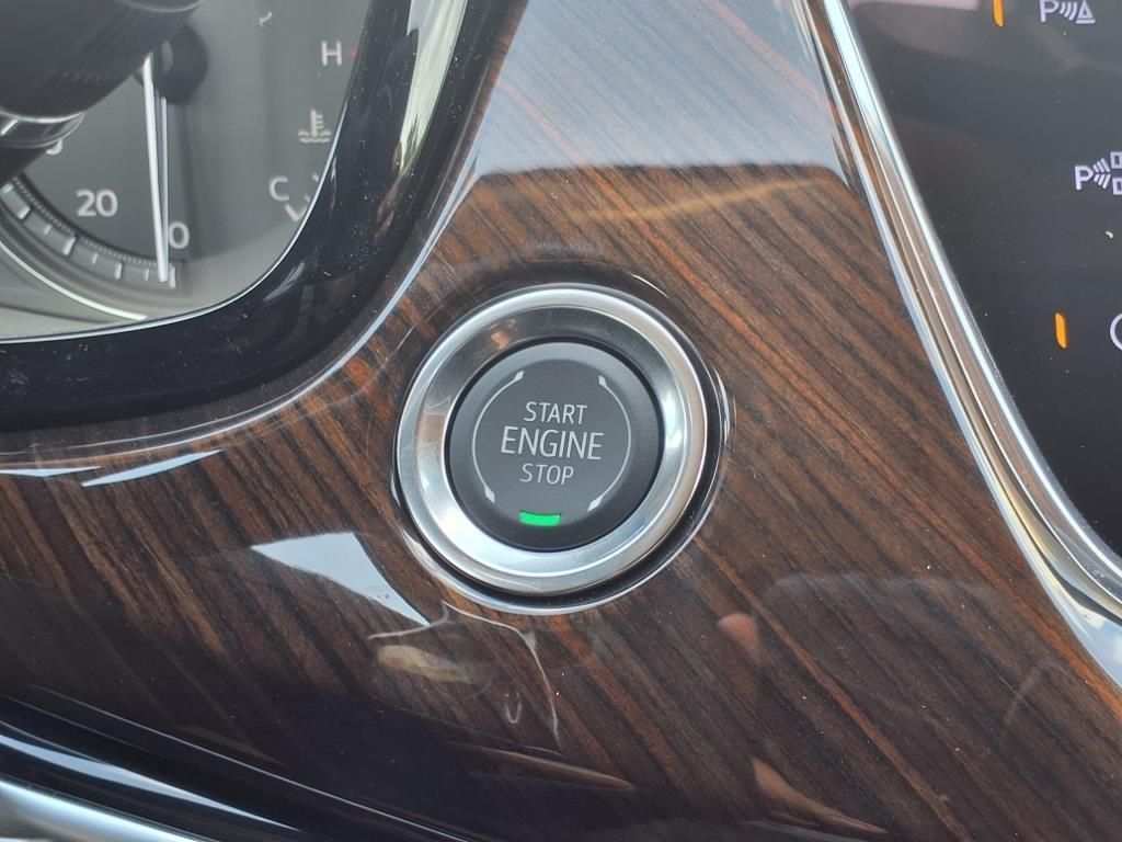 2025 Cadillac XT6 Sport - 8
