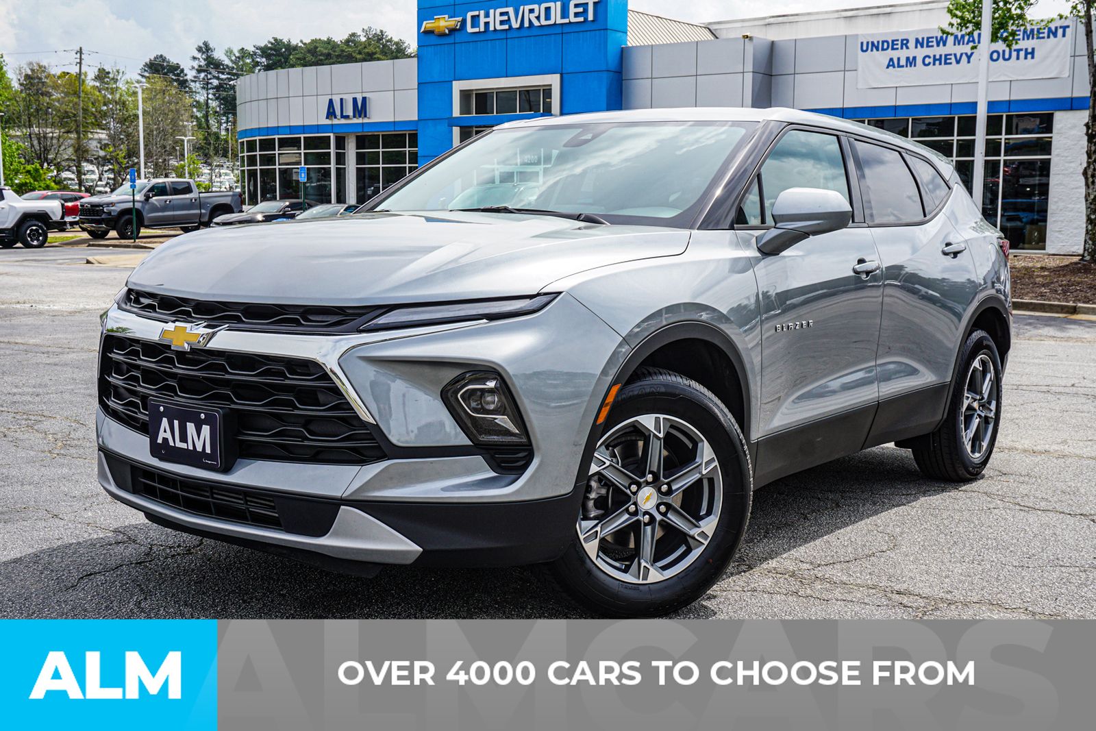 View vehicle photo 3