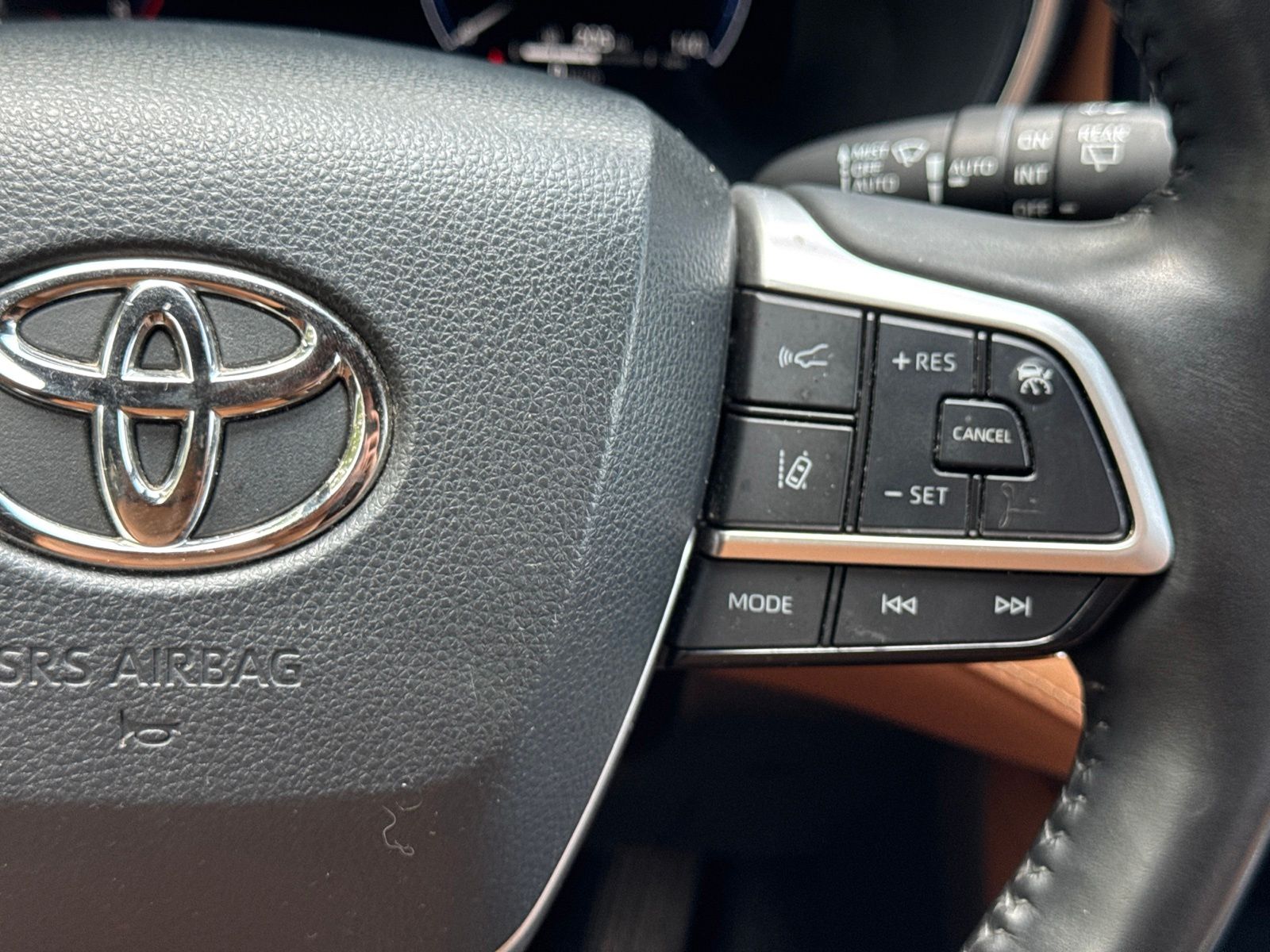 Used 2023 Magnetic Gray Metallic Toyota Platinum image 19